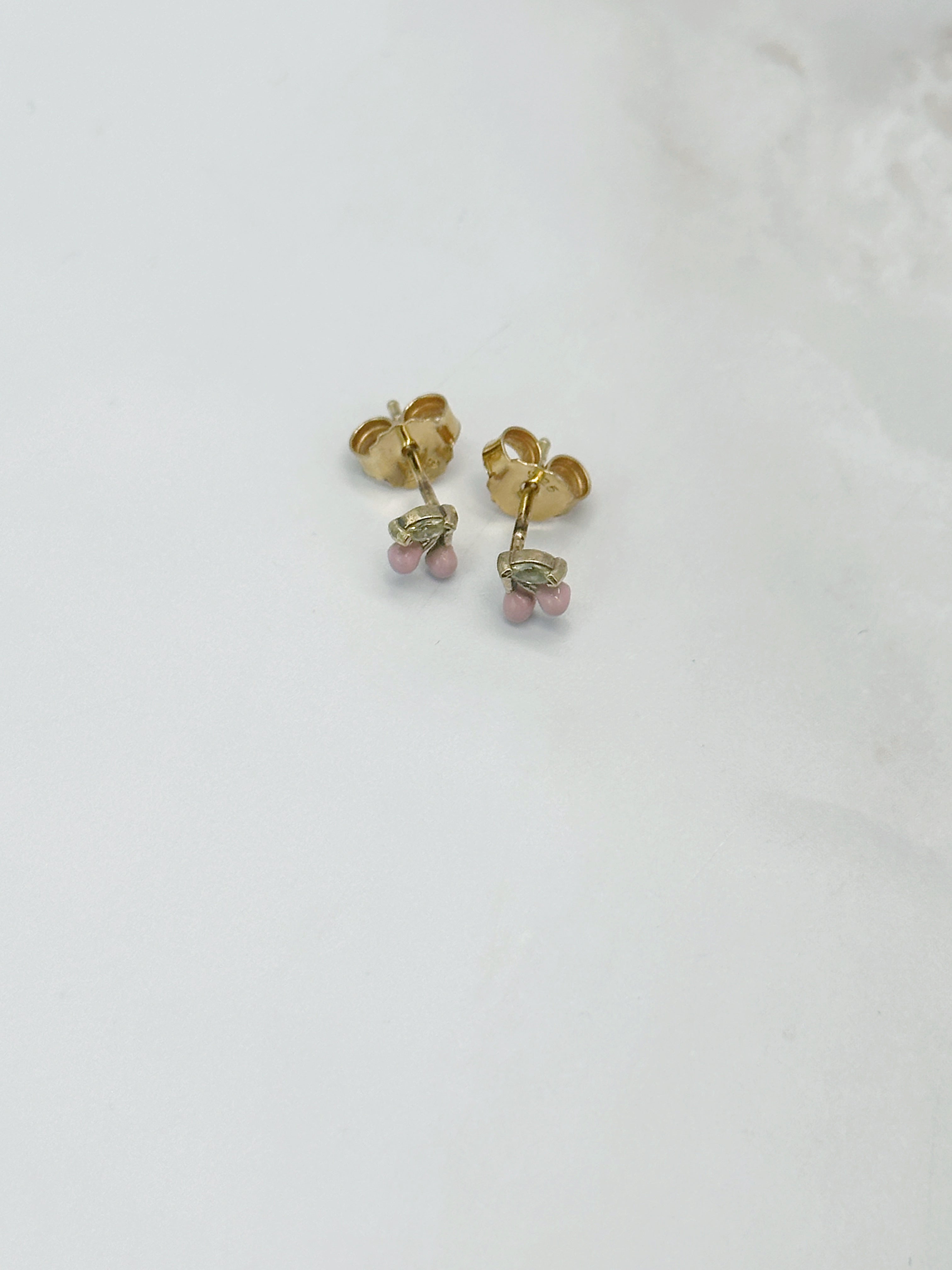 Vergoldete Silber-Ohrstecker Kirsche mit rosa Emaille