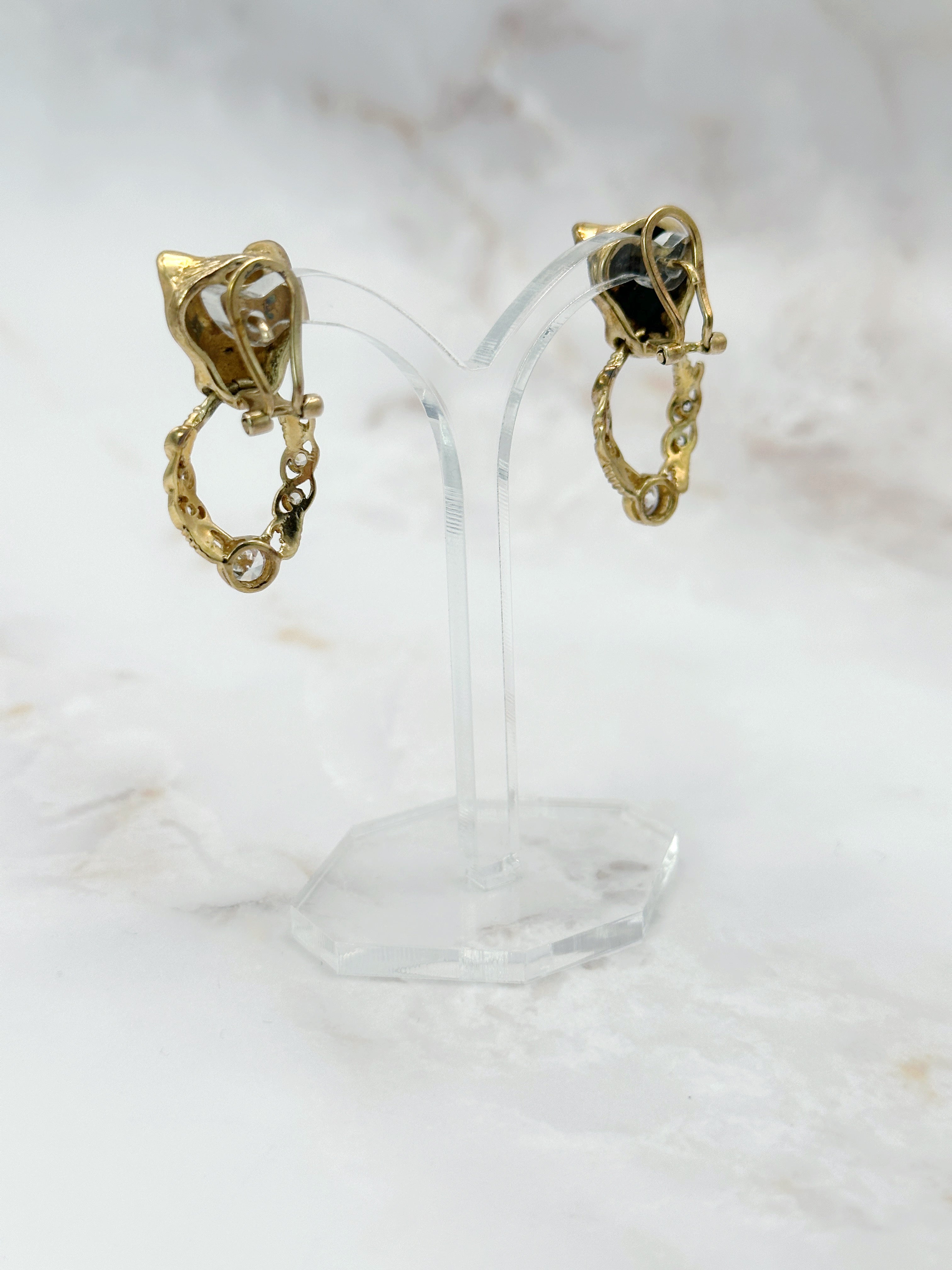 Vergoldete Vintage Panther Doorknocker Ohrgehänge mit Zirkonia und roten Kristallen
