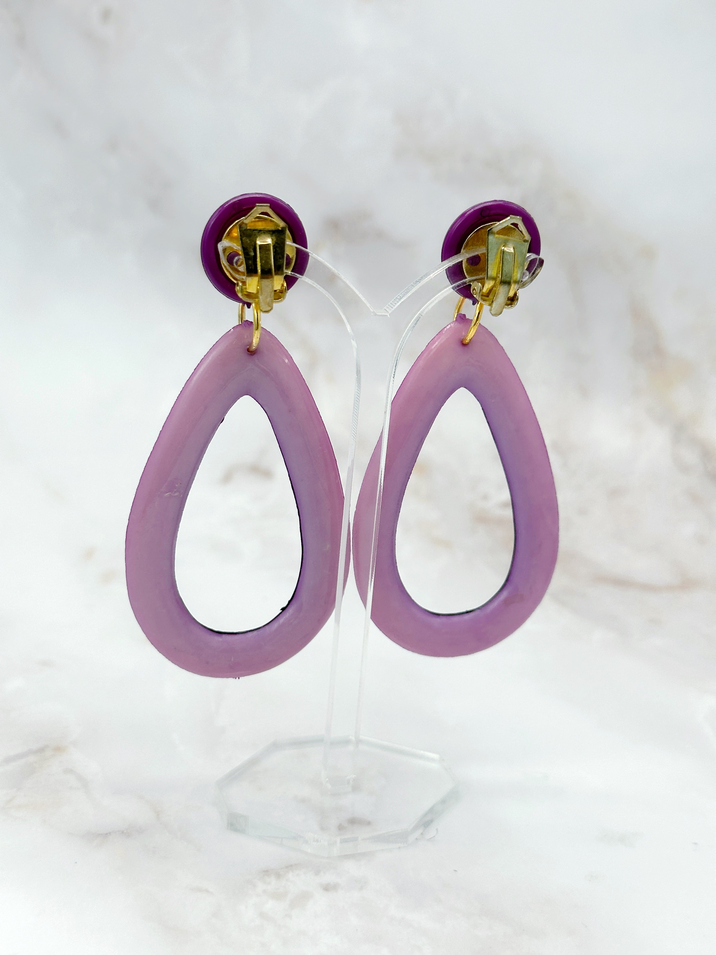 Vintage Ohrclips in Tropfenform mit Violett und Schwarz