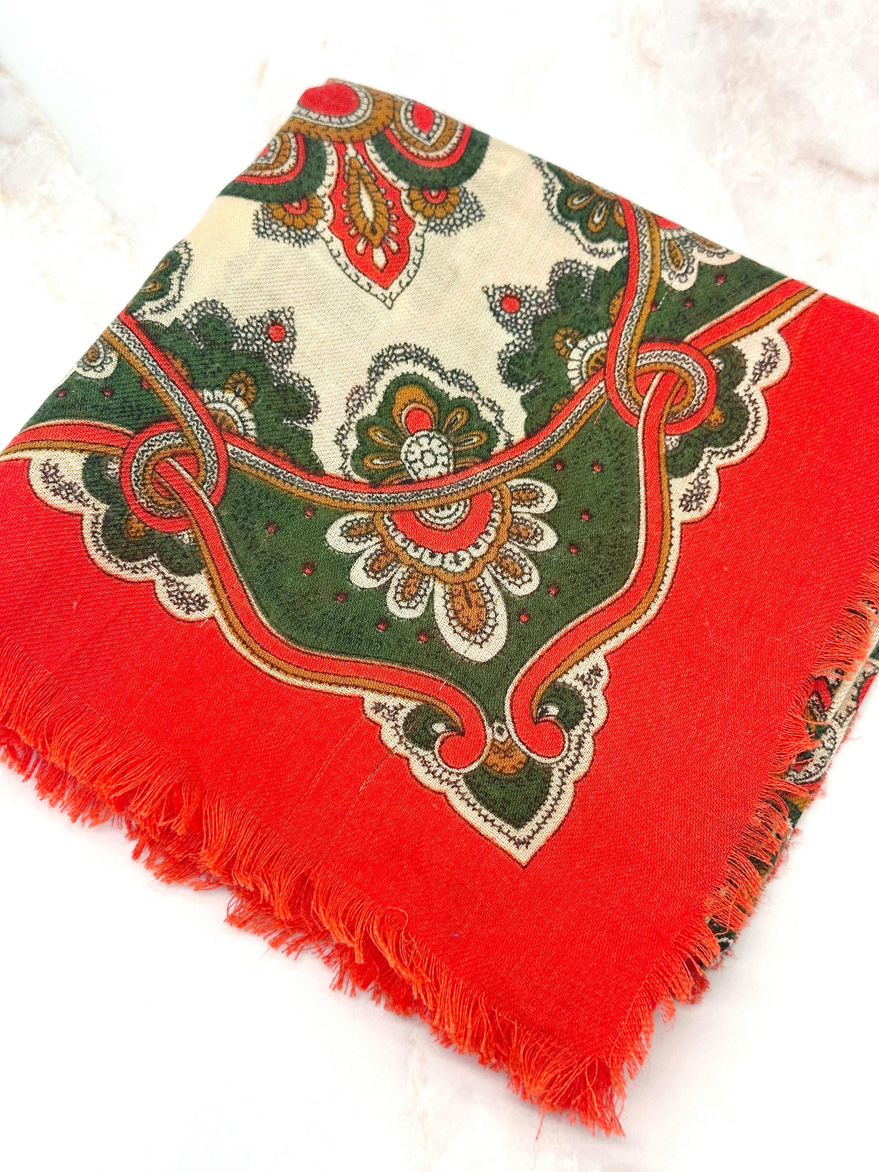 Vintage Wolltuch mit Paisleymuster und Fransen