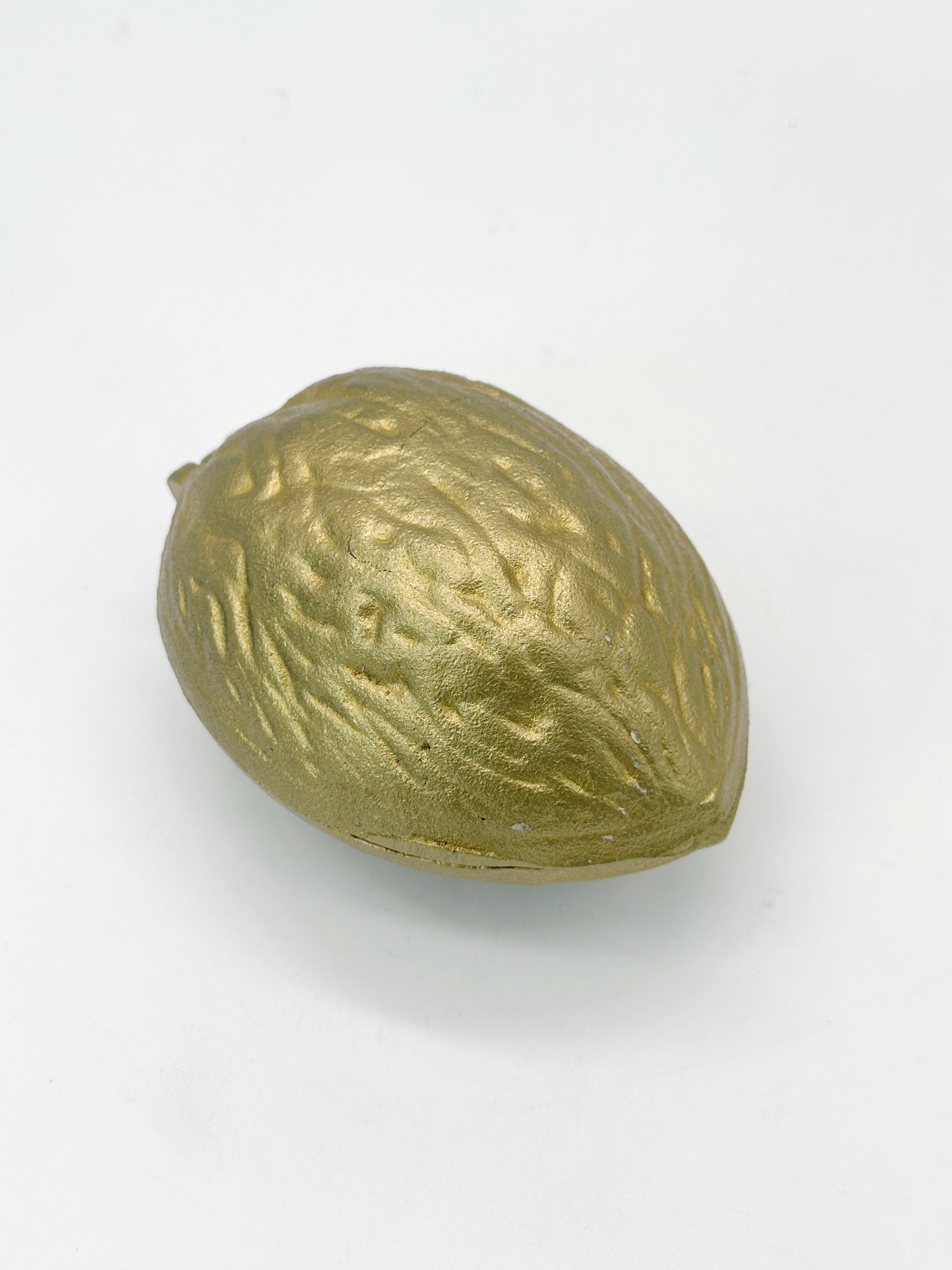 Exklusiver vergoldeter Nussknacker in Nussform