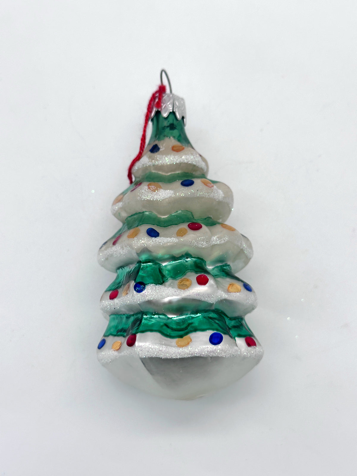 Mundgeblasener Christbaumanhänger aus Glas – grüner Weihnachtsbaum mit Glitzer und Punkten