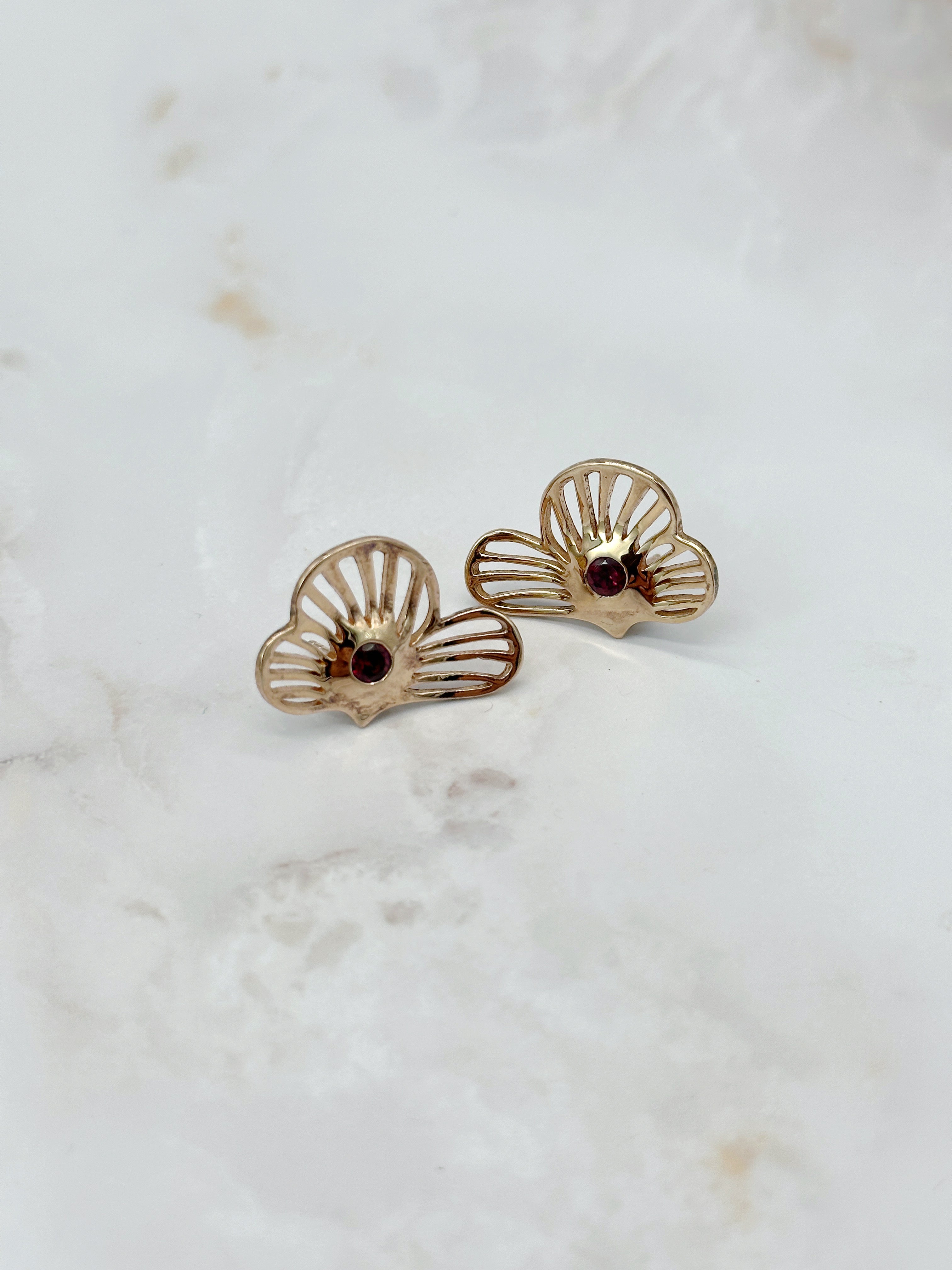 Edle Rosé-vergoldete Silberohrstecker als Blüte