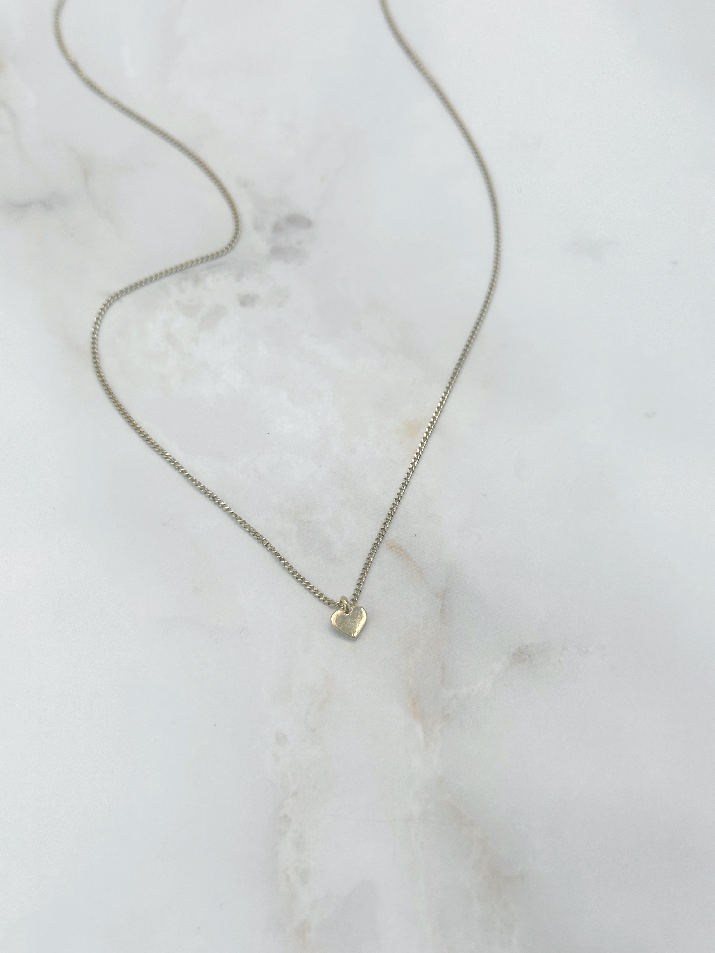 Feine Vintage Halskette aus vergoldetem 925 Sterling Silber mit Herzanhänger