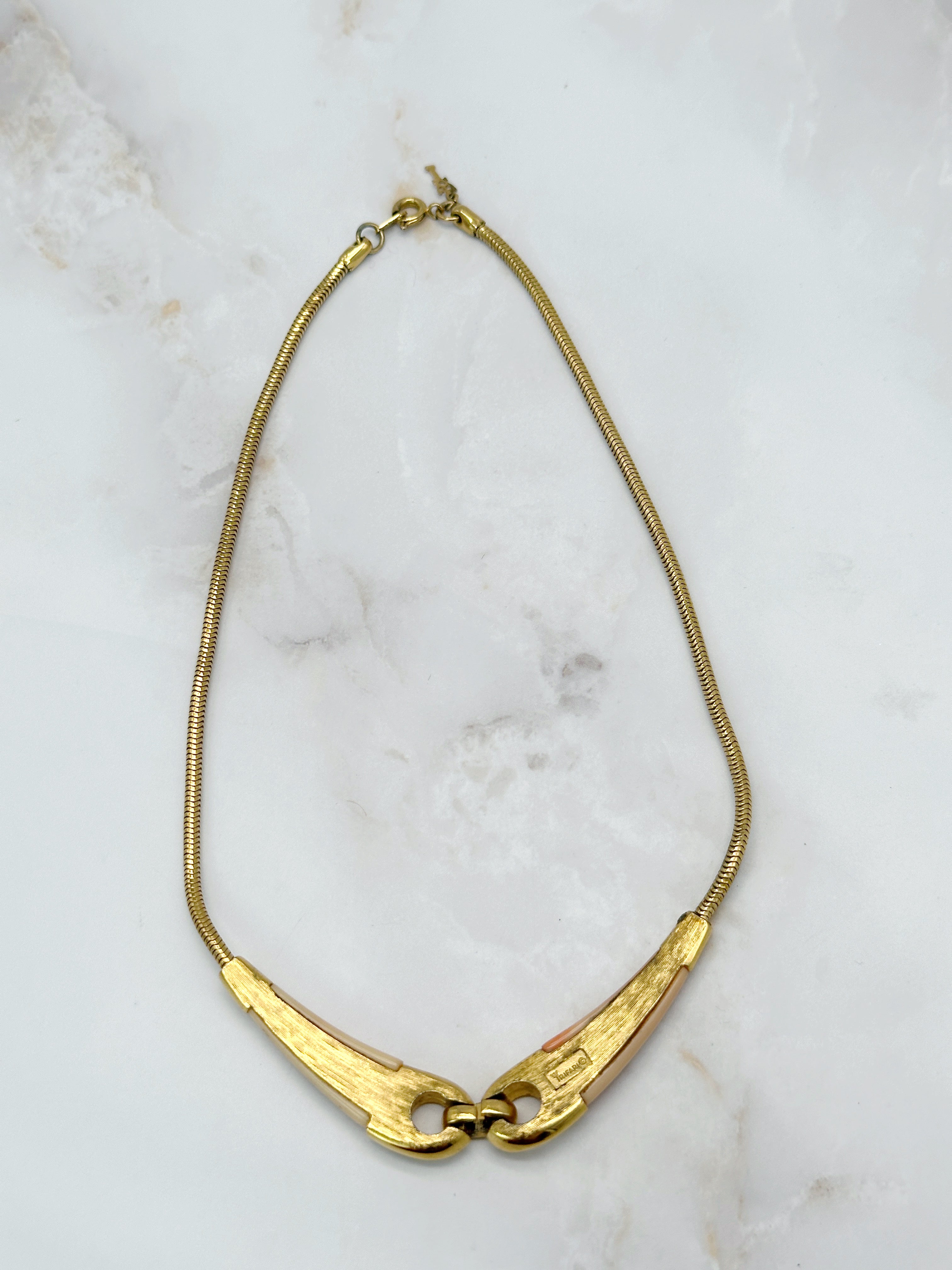 Vintage Trifari Halskette vergoldet mit Korallen-Optik