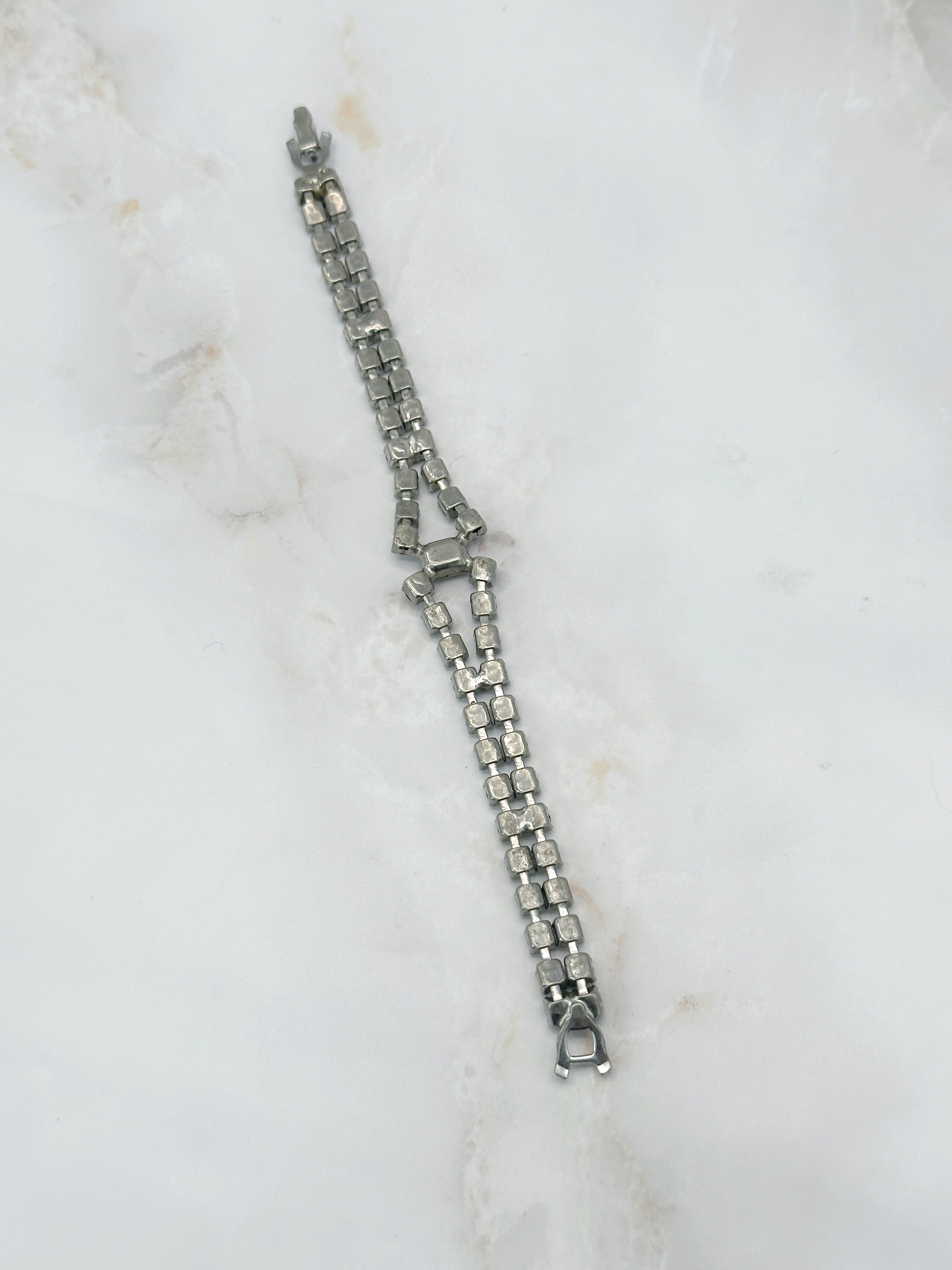 Zweireihiges Vintage Strass-Armband mit elegantem Glanz