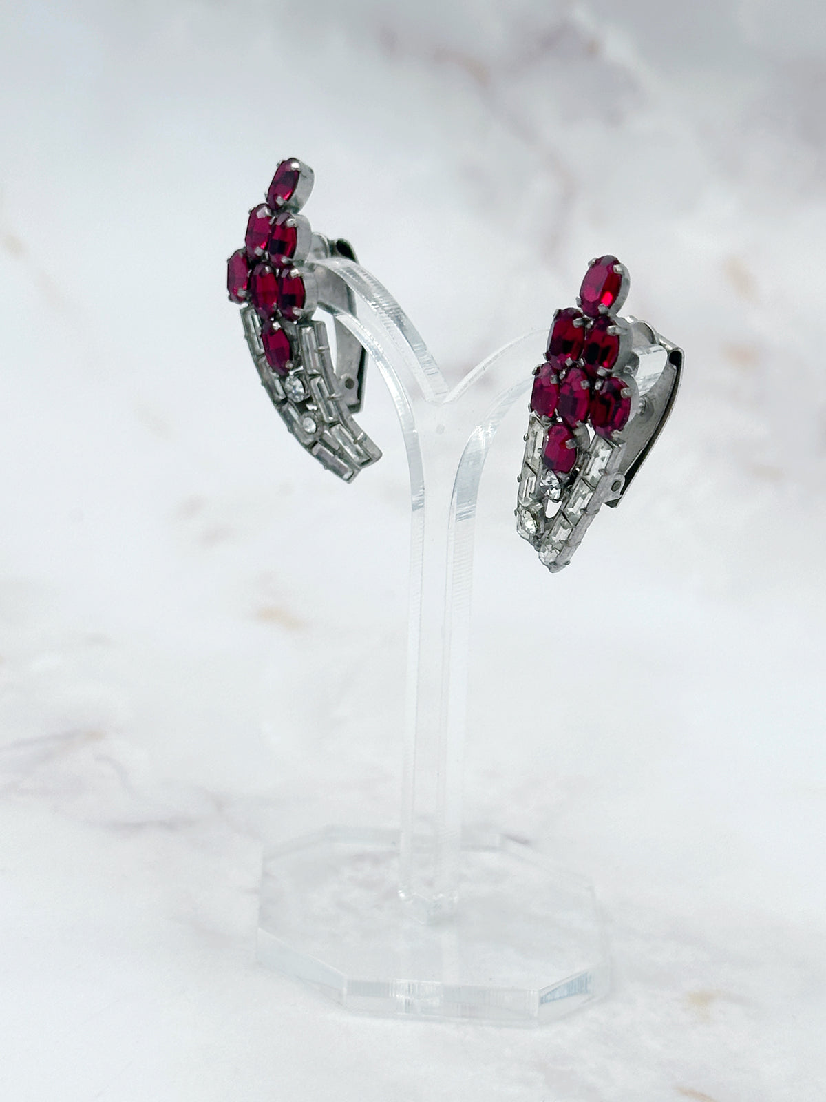 Vintage Earclimber-Ohrclips mit rotem und klarem Strass