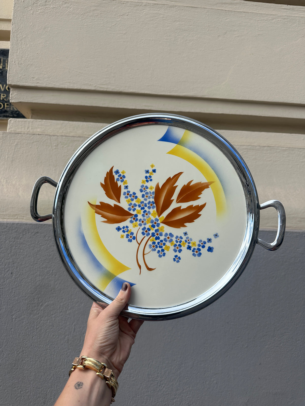 Vintage Servier- und Kuchenplatte mit Spritzdekor und Chrom