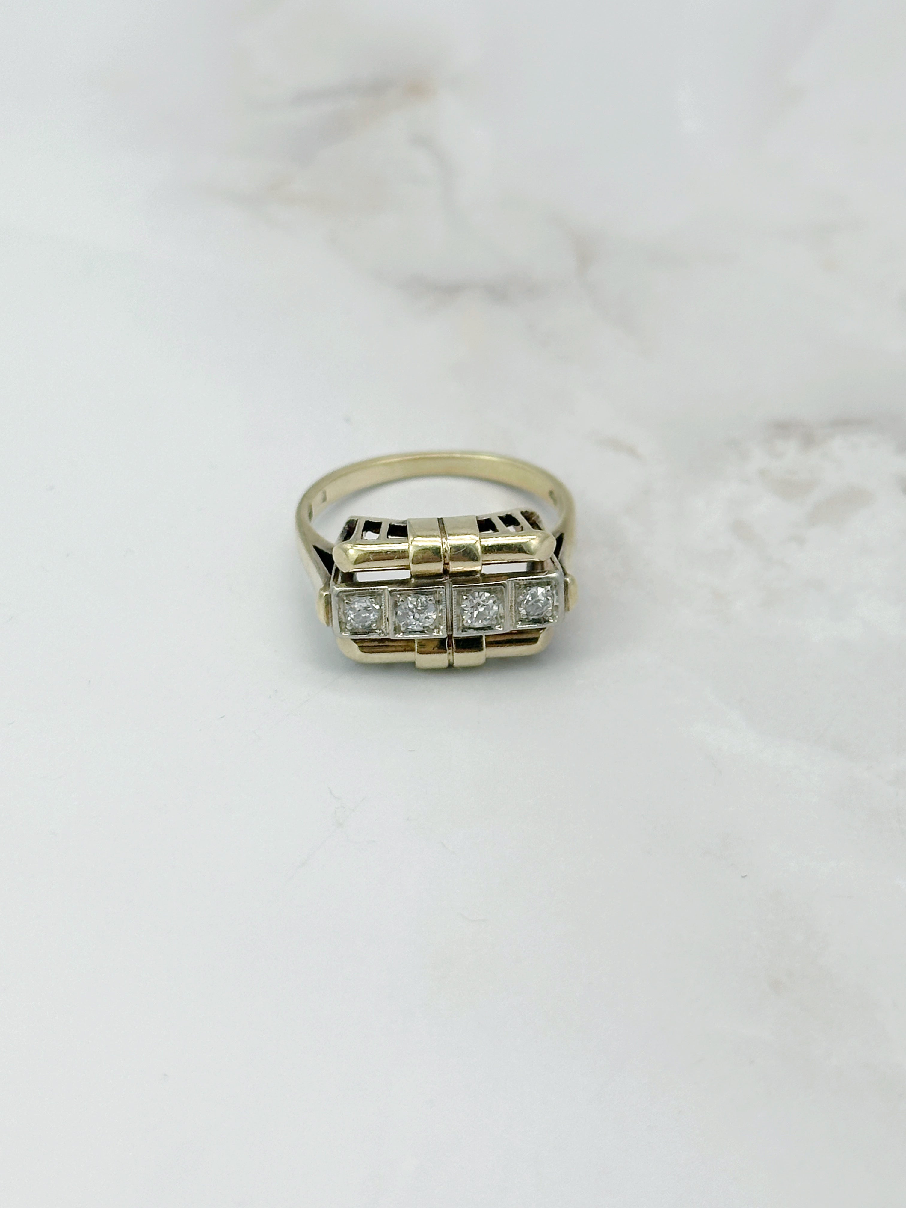 Ring um 1940 in 585 Gelbgold mit Altschliffdiamanten