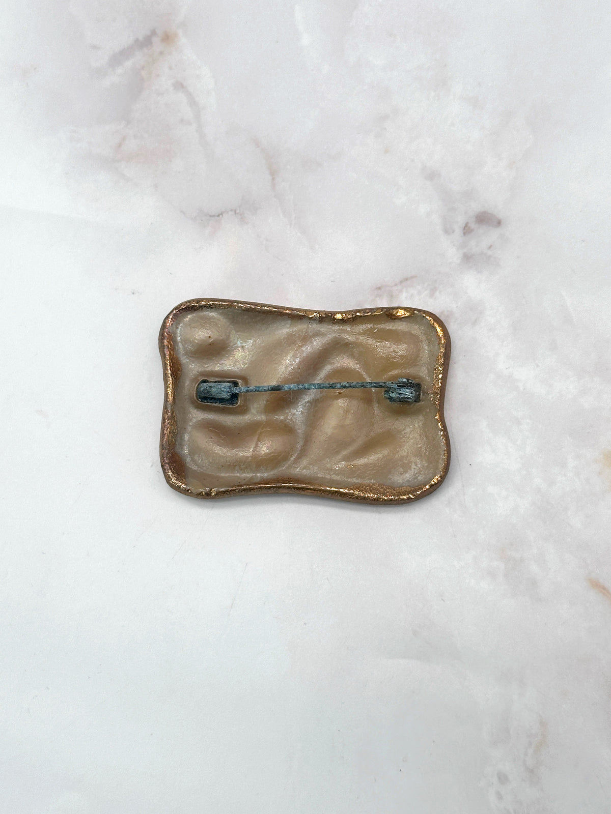 Vintage-Keramikbrosche mit chinesischem Drachen in Gold und Braun