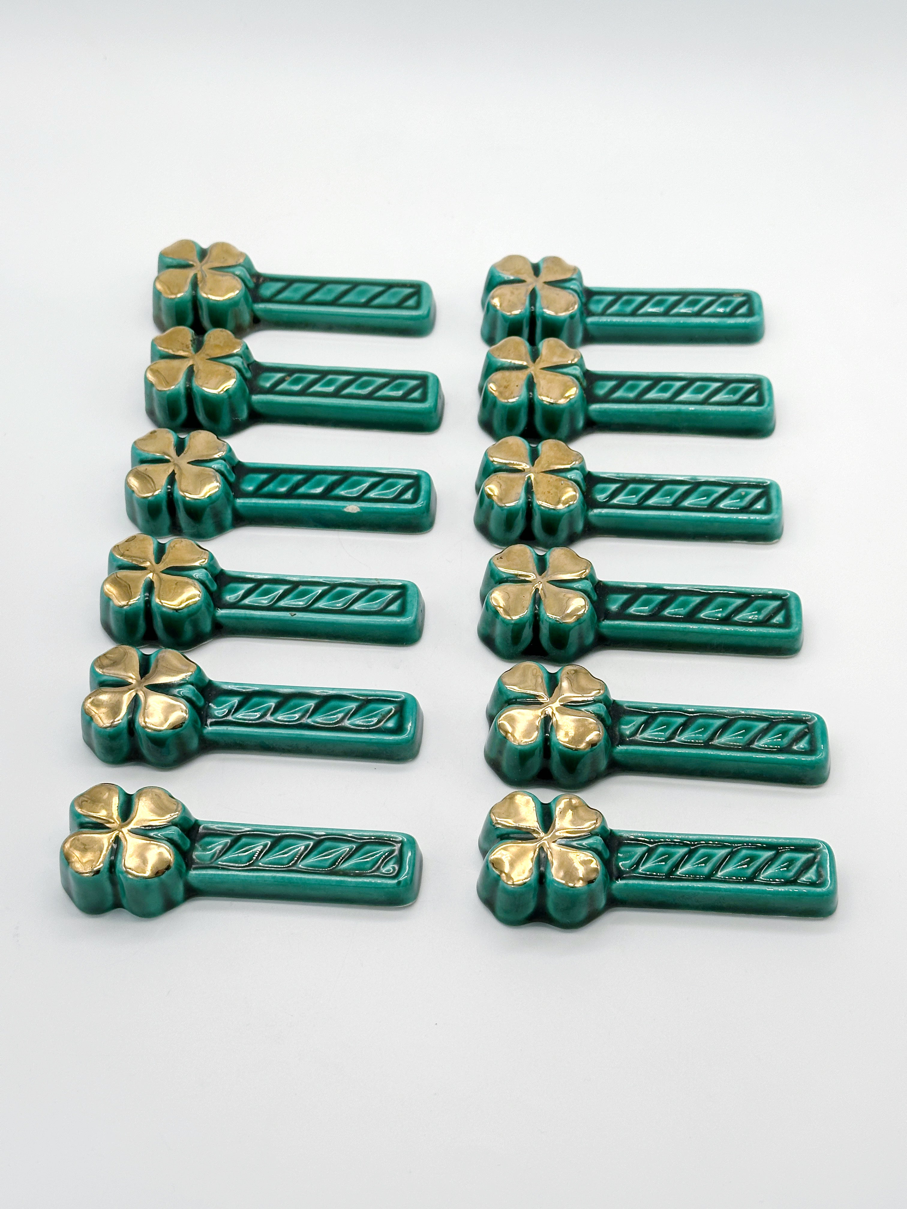 Französische Vintage Messerbänkchen Keramik Kleeblatt 12er Set
