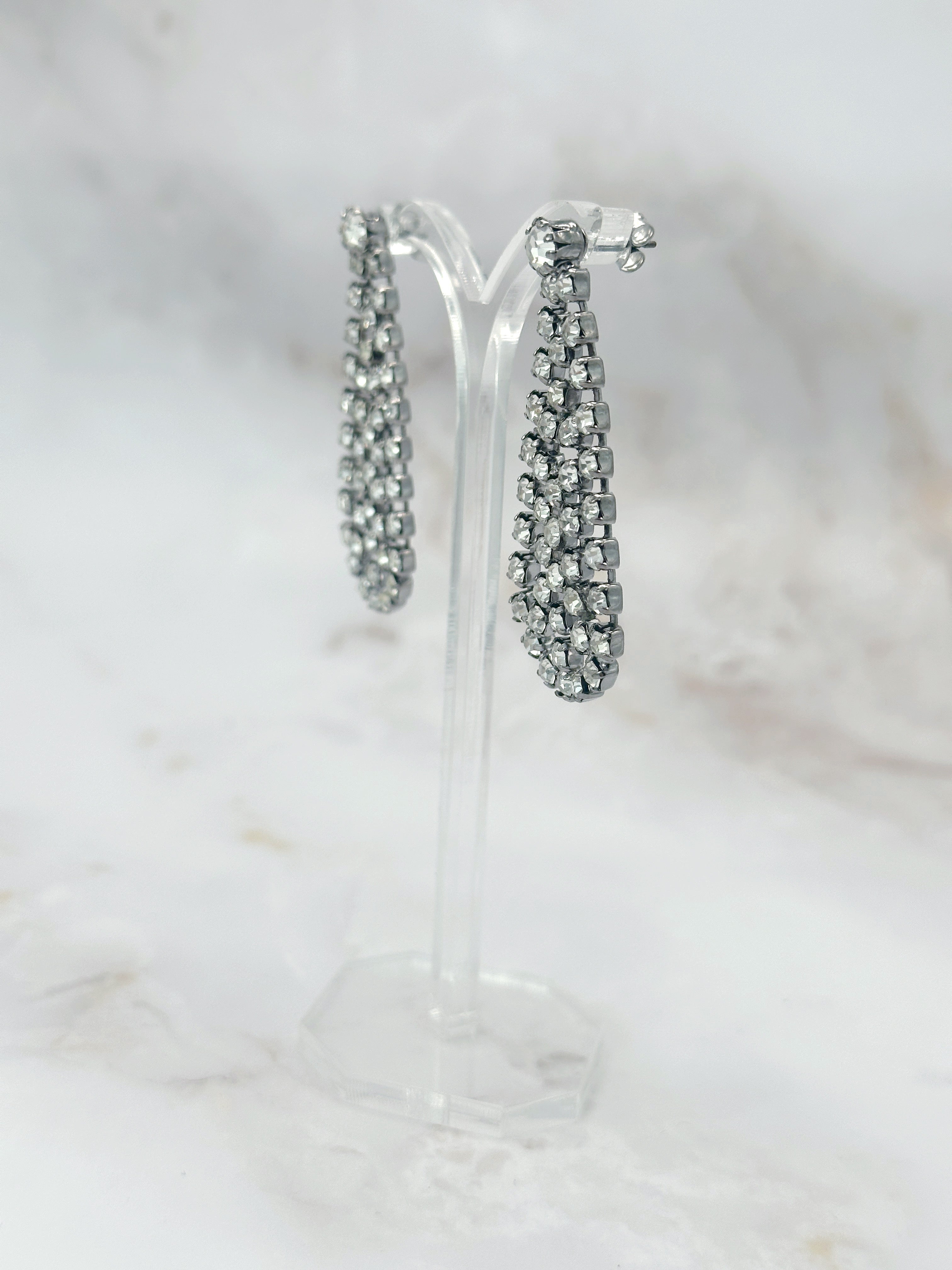 Elegante Strass-Ohrgehänge in Tropfenform