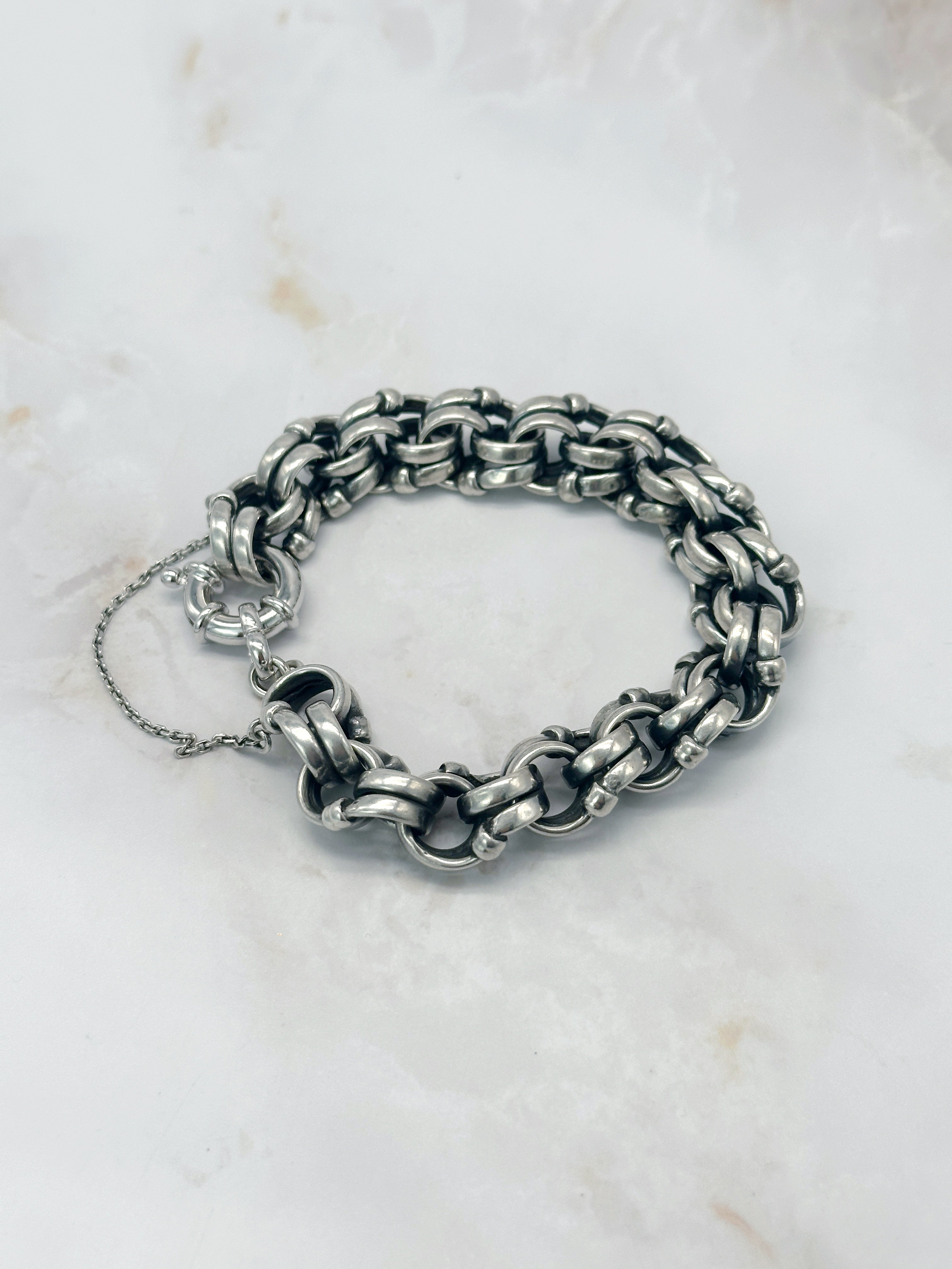 Timeless vintage bracelet in silver with round links