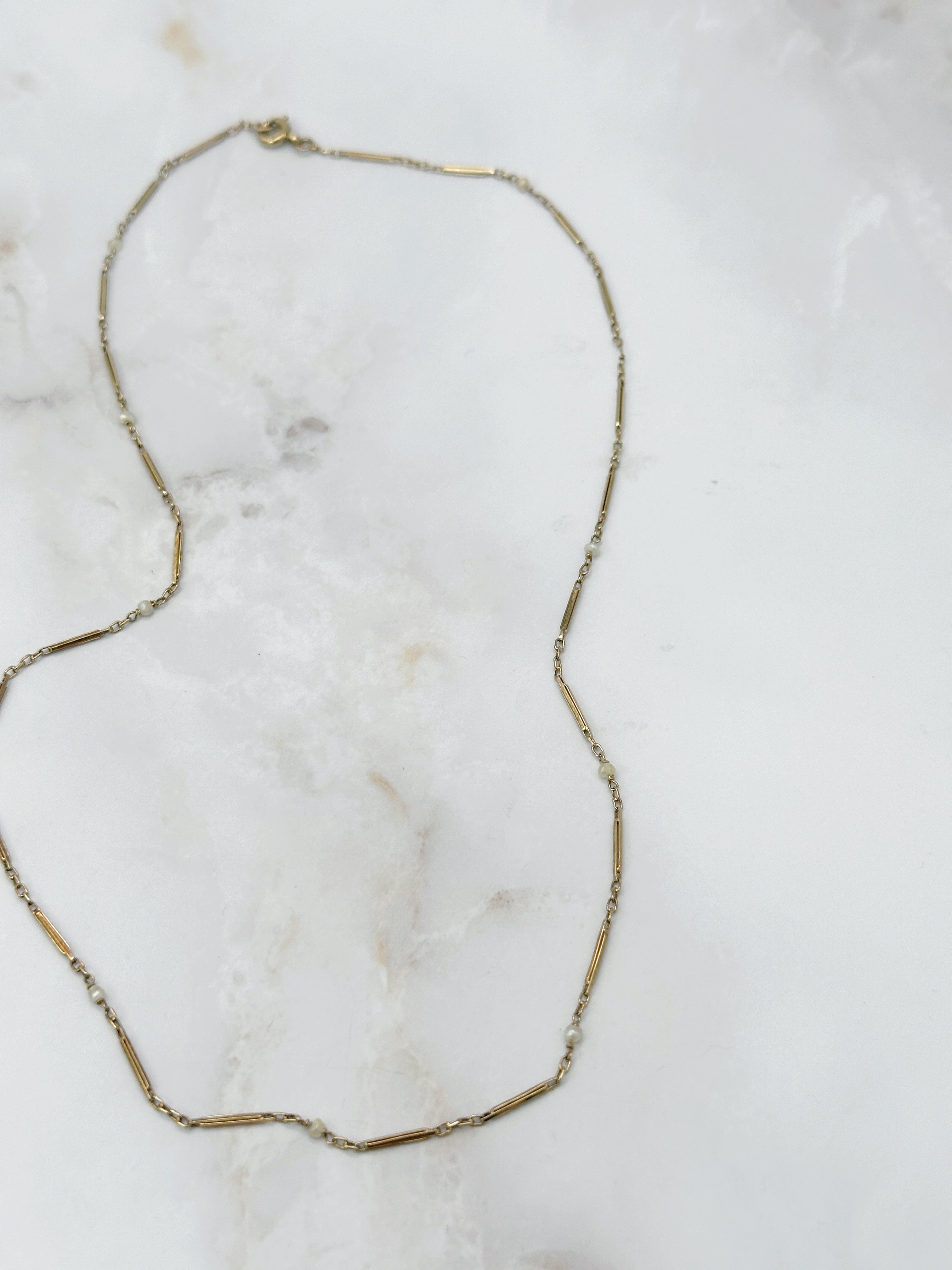 Feine Halskette in 585 Gelbgold mit Saatperlchen