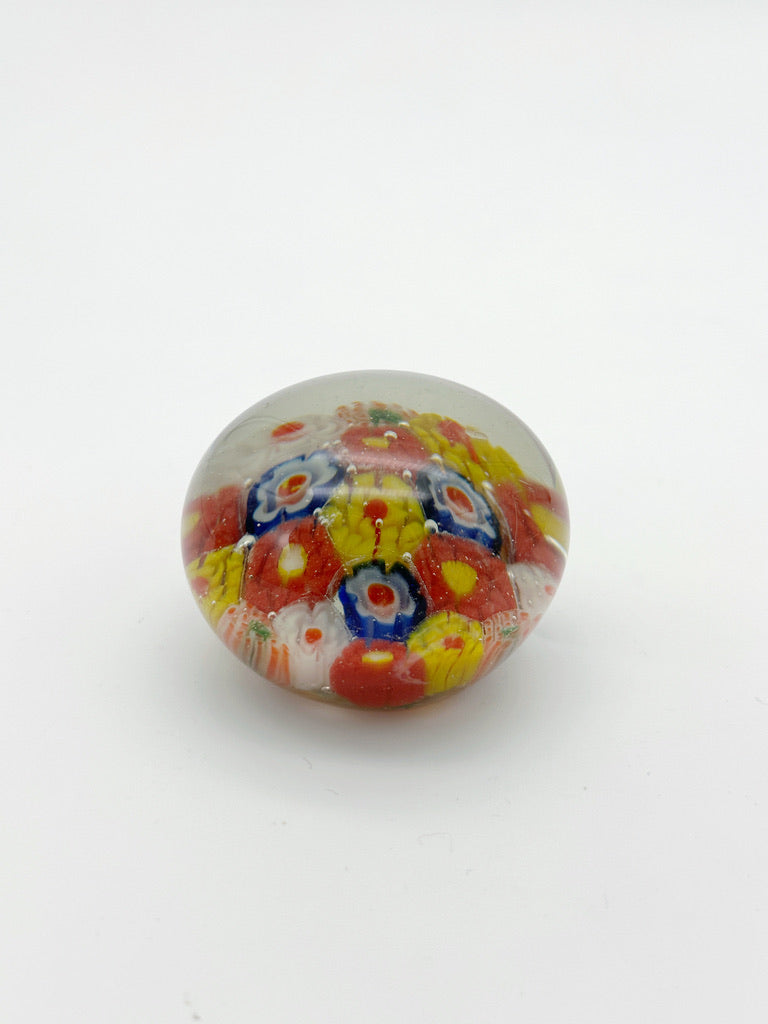 Paperweight mit Blumenmuster um 1930