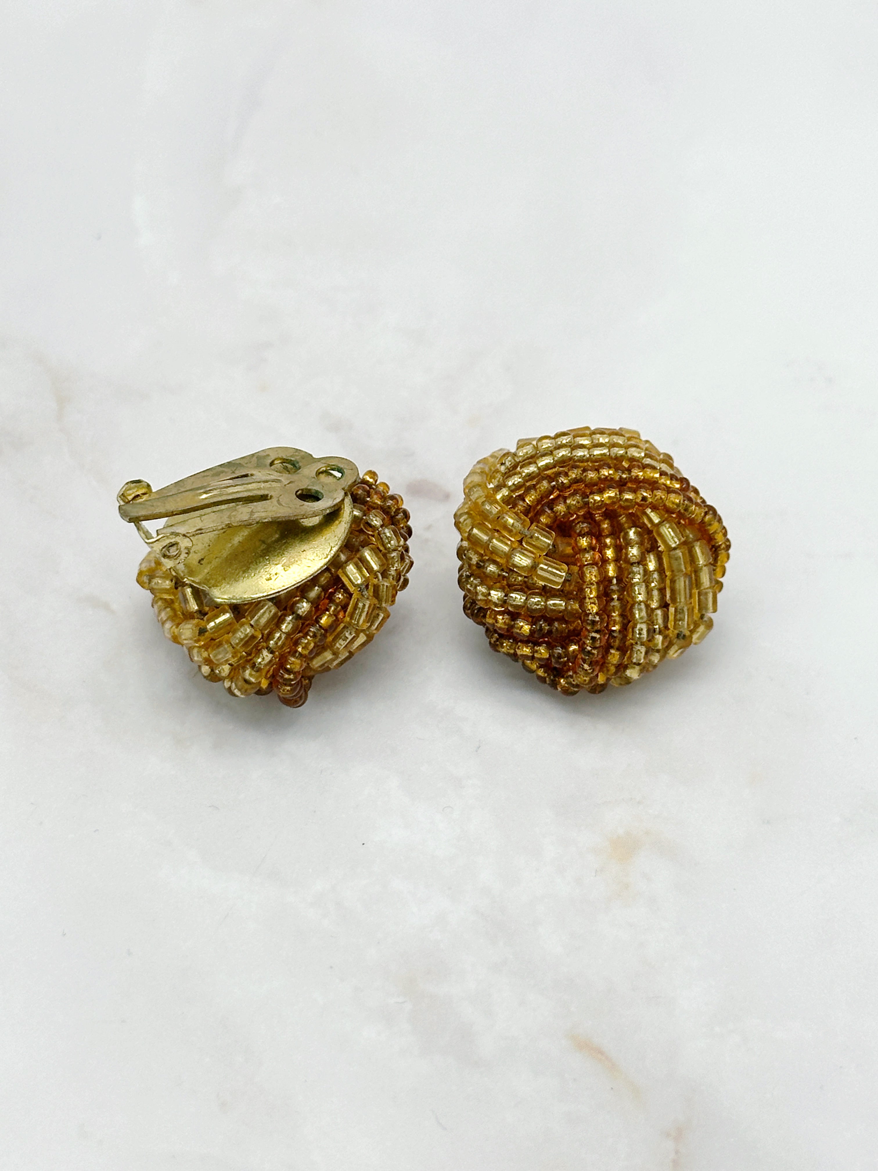 Vintage Ohrclips mit goldenen und braunen Perlchen