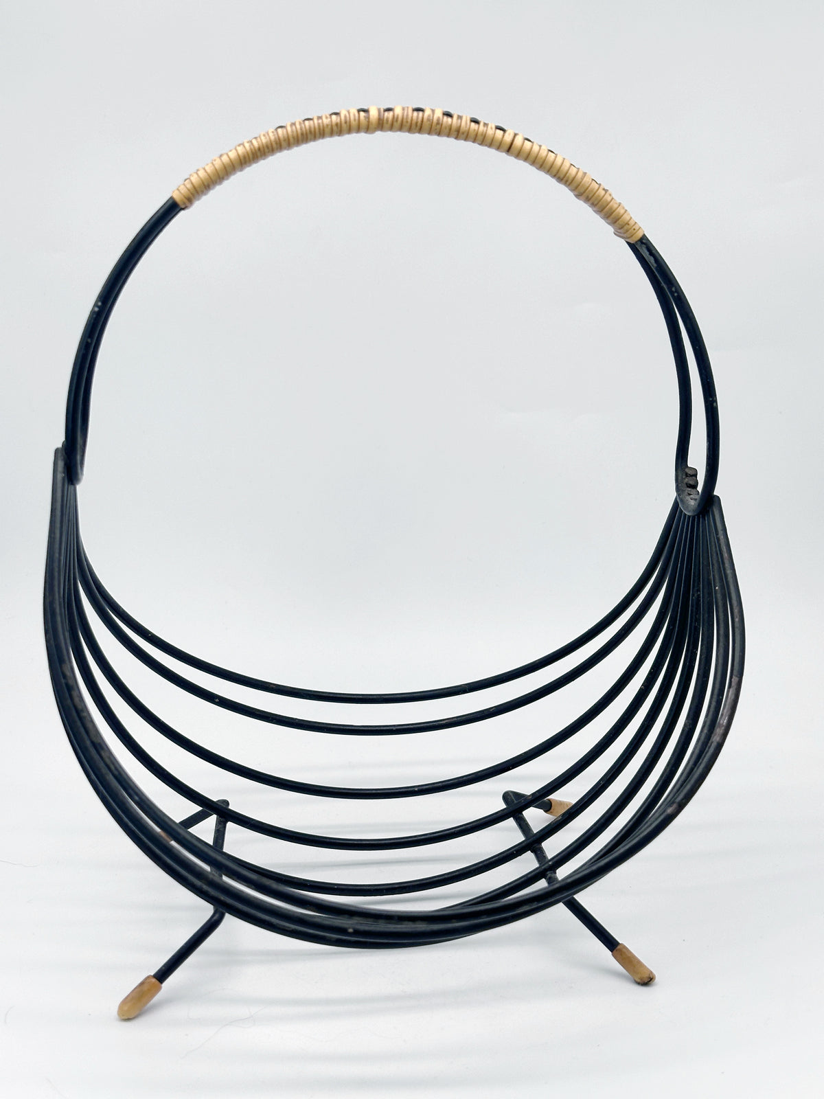 Vintage Obstkorb in String-Optik aus schwarzem Metall und Geflecht