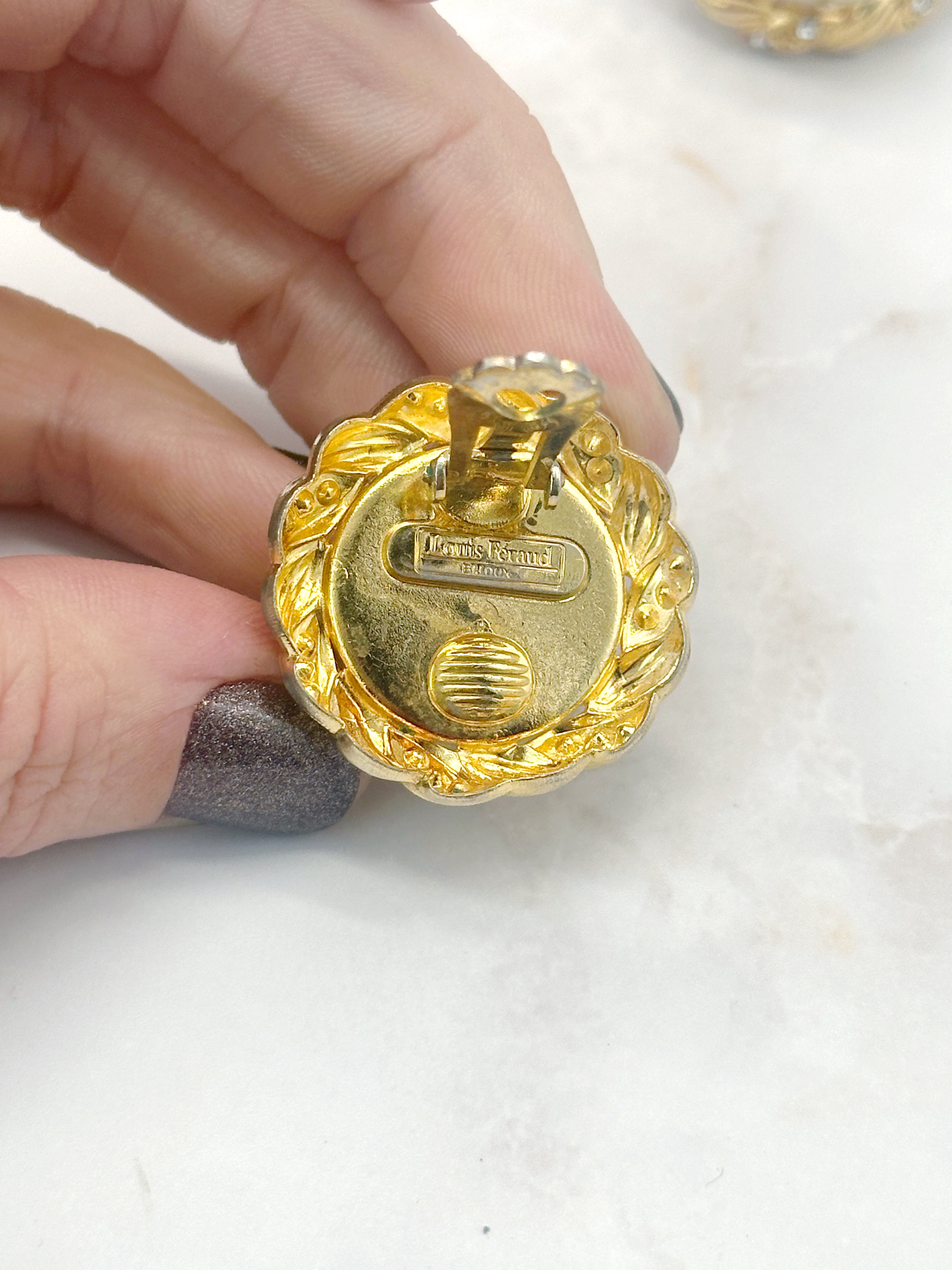 Signierte Vintage Perlen Ohrclips von Louis Féraud