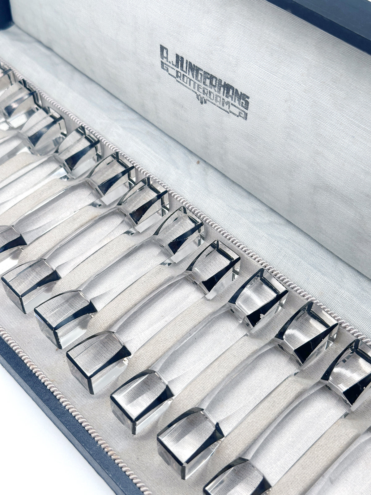 Art Déco Messerbänkchen aus geschliffenem Kristallglas und Silber – Holland um 1930