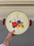 Vintage Kuchen- und Tortenplatte aus Keramik mit Chrom und Bakelitgriffen um 1940