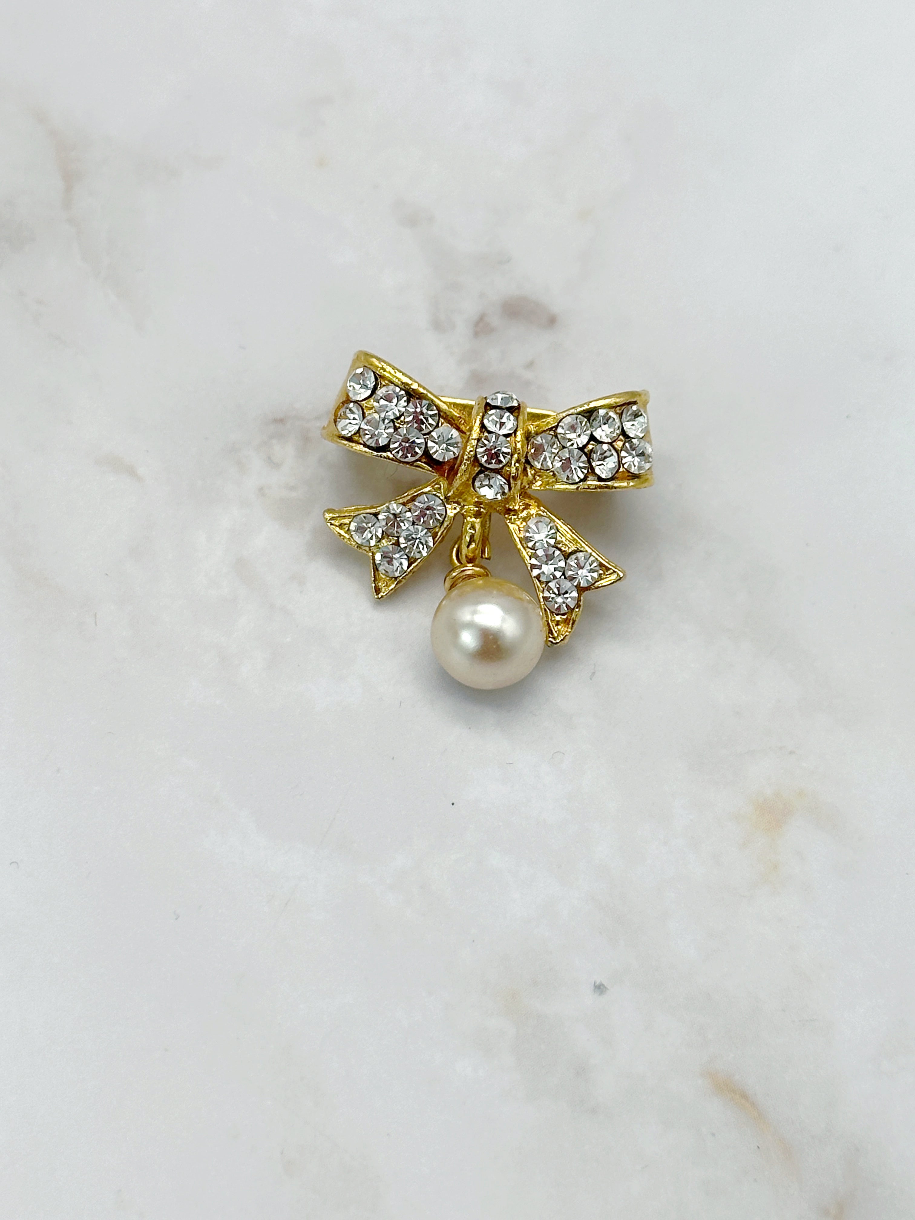Vintage Maschenbrosche mit Strass und Perlen