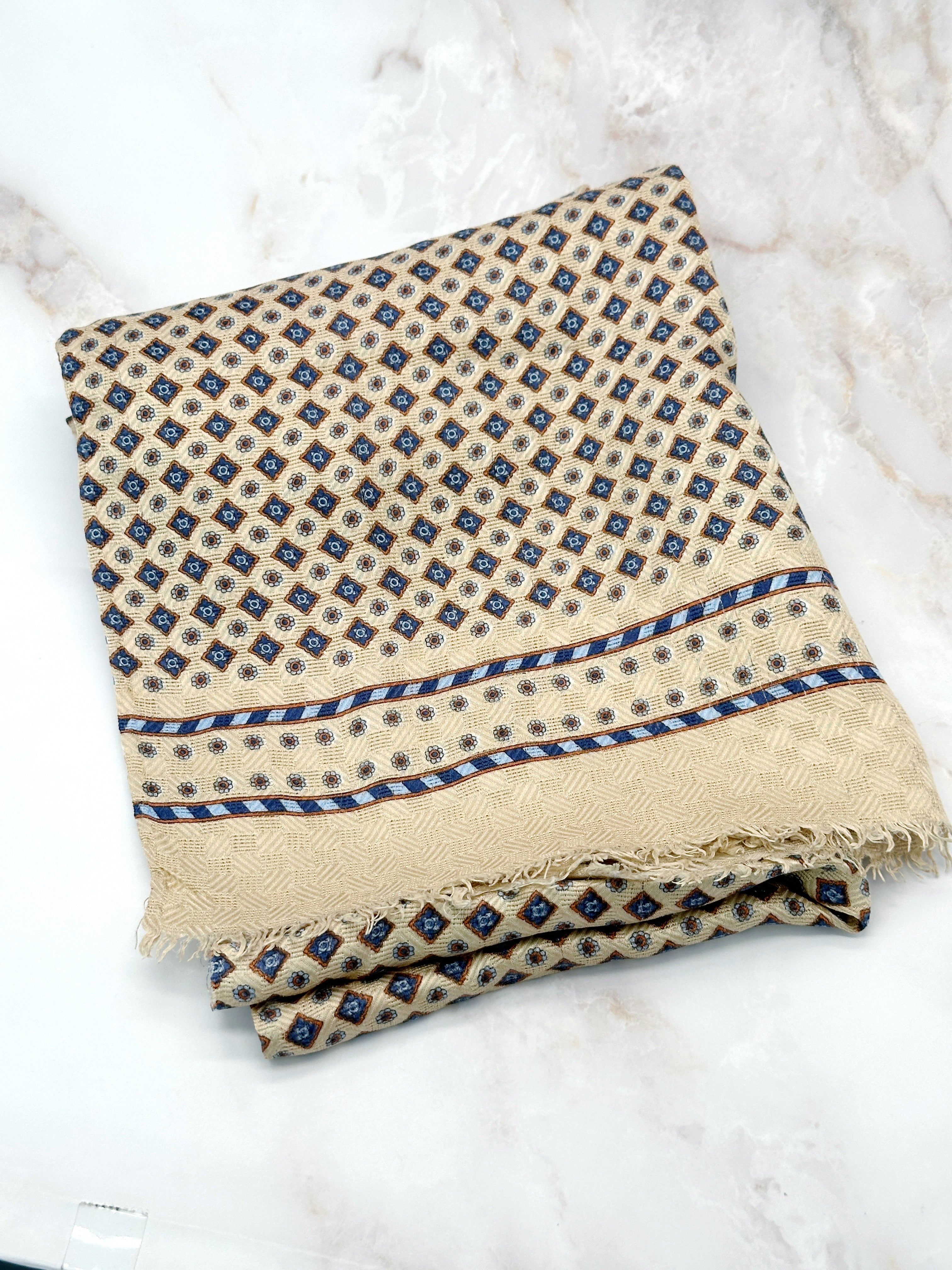 Vintage Seidenschal mit Paisleymuster in Beige und Blau