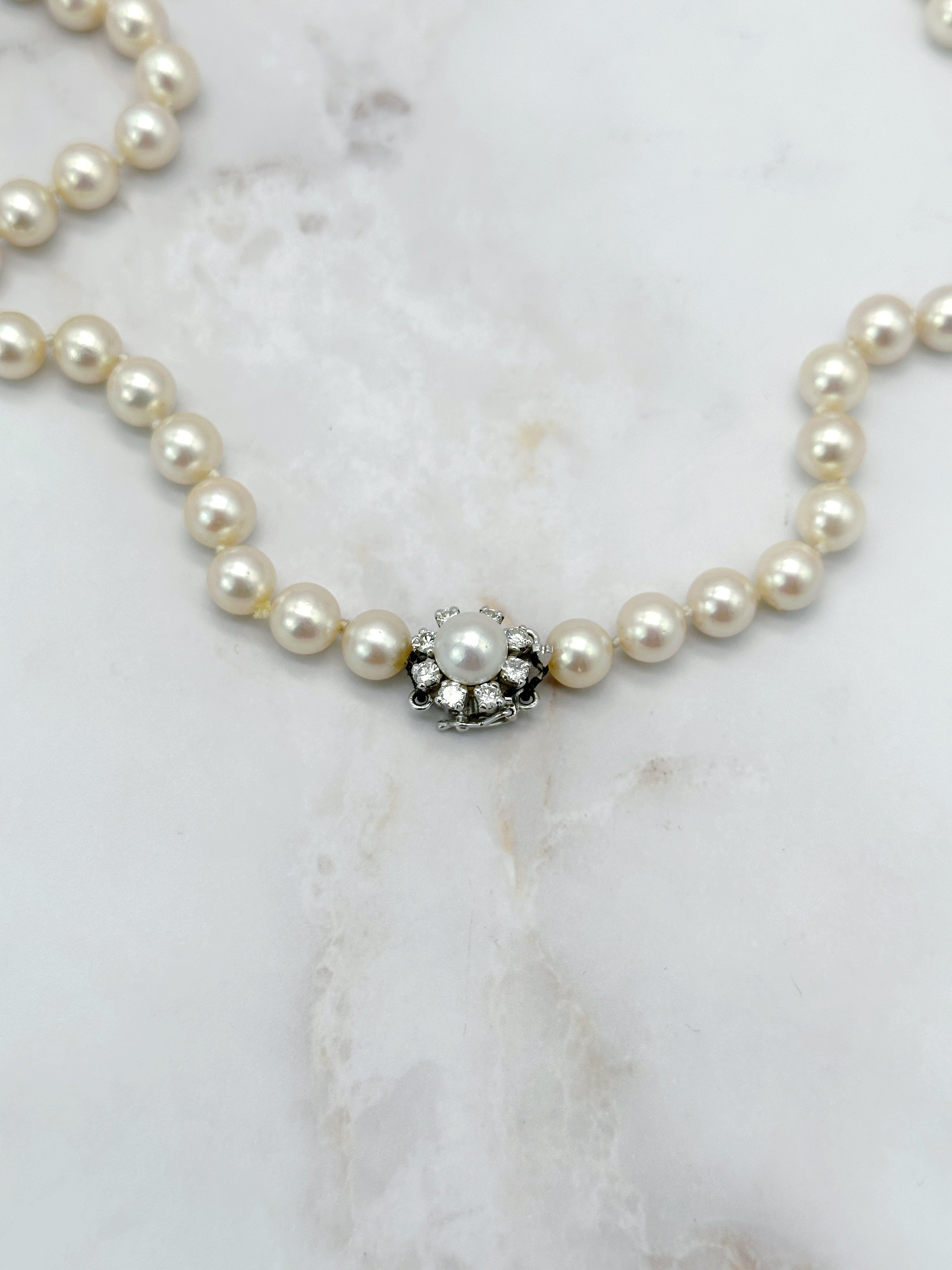 Perlenkette mit Weißgoldverschluss & Diamanten