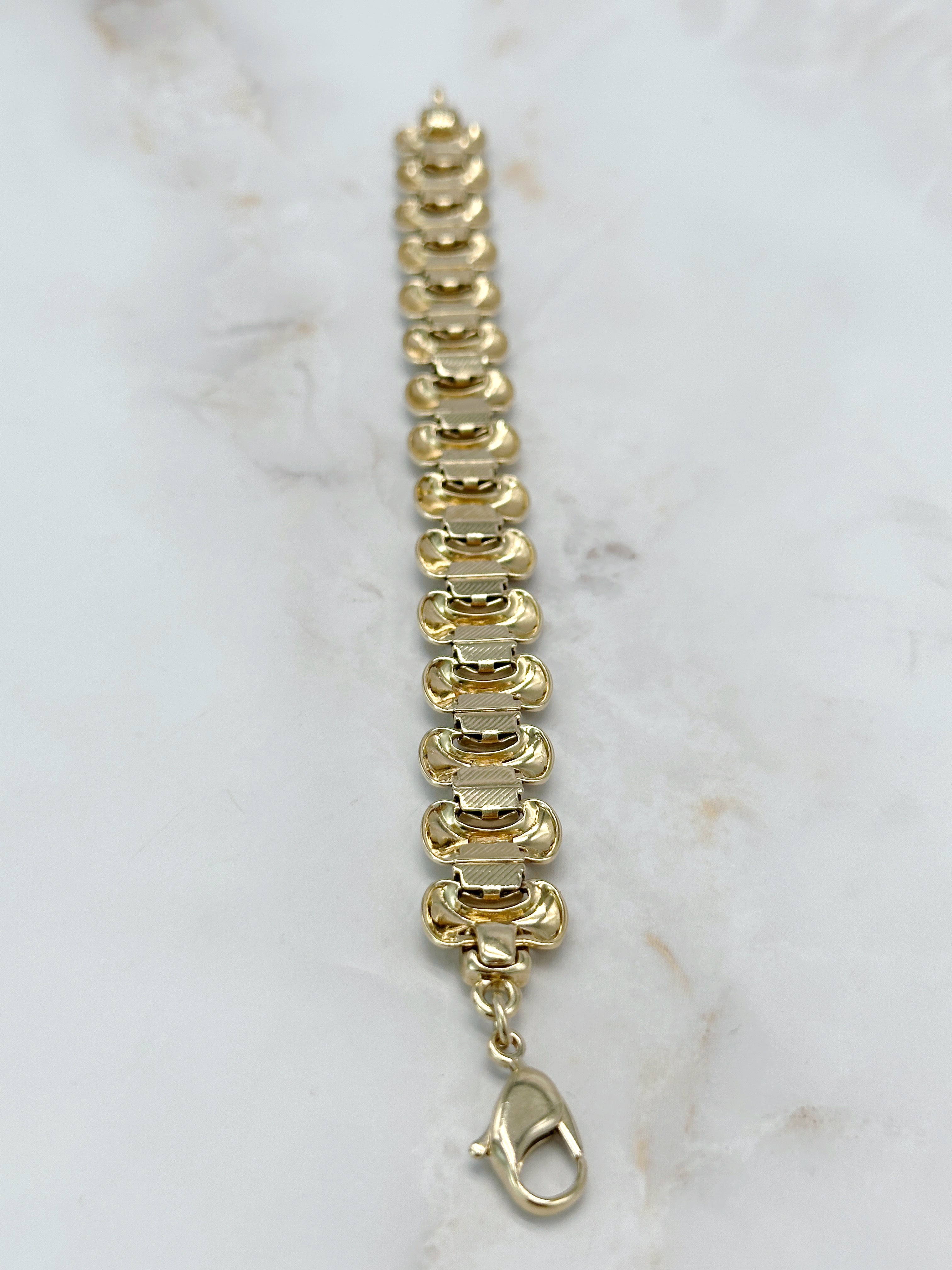 Vintage bracelet with flat links