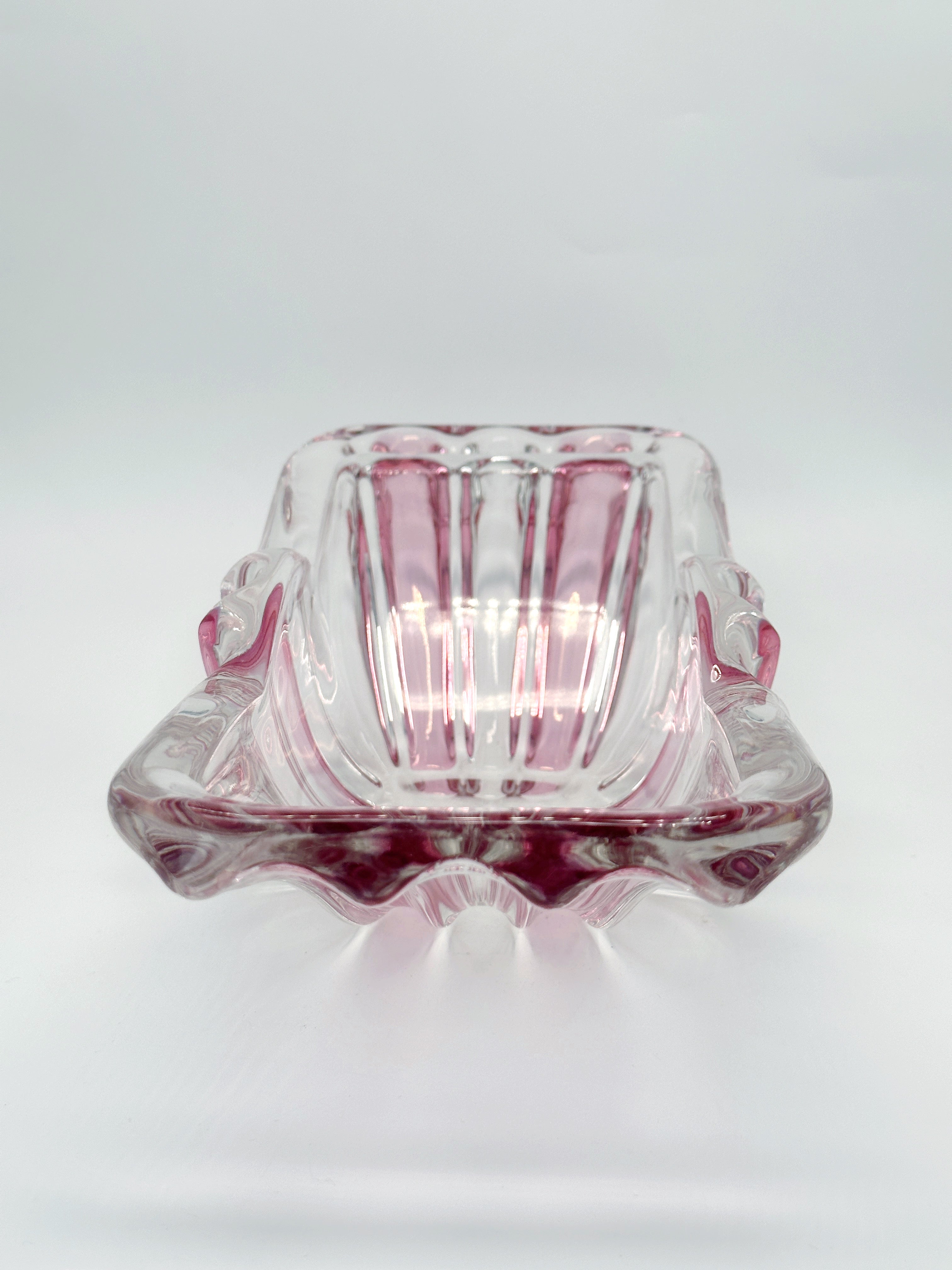 Große Vintage Glasschale in leuchtendem Pink