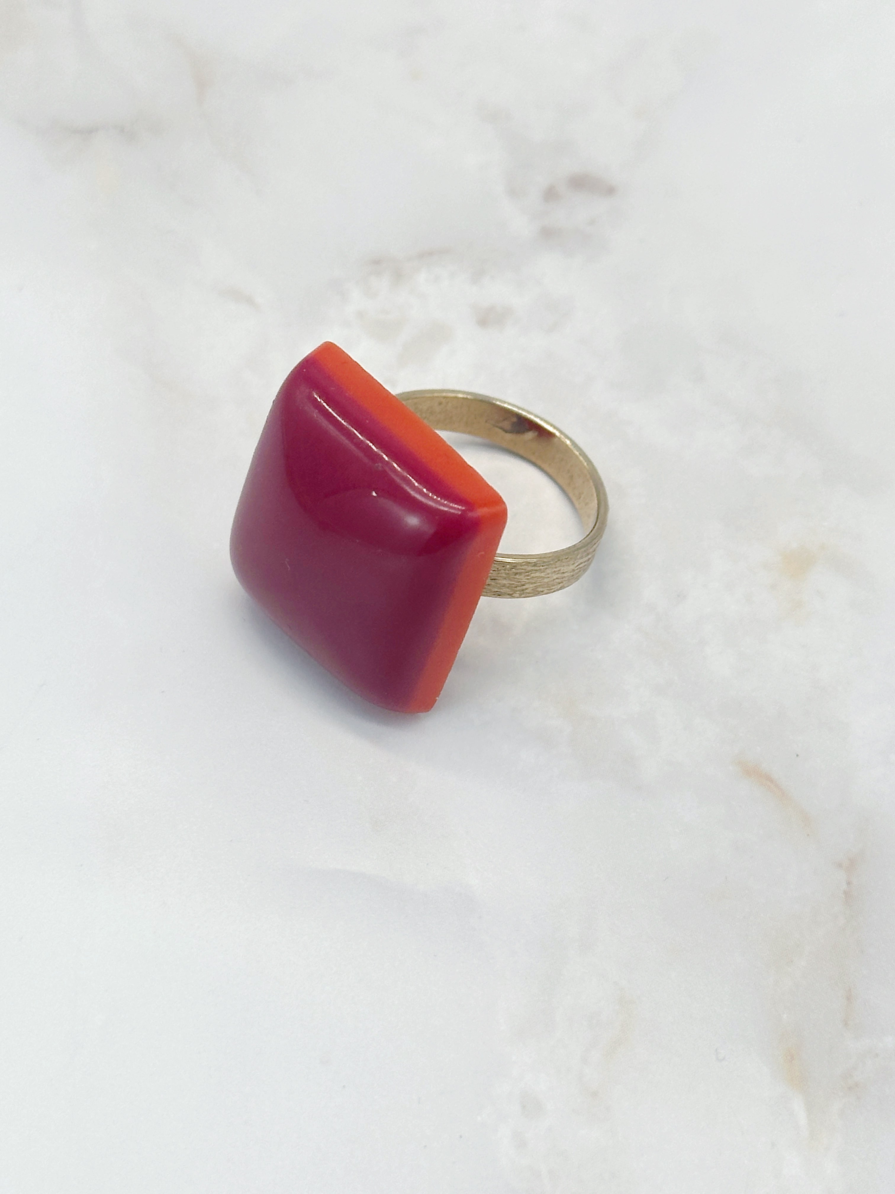Großer 70er Jahre Ring aus Resin in Pink & Orange