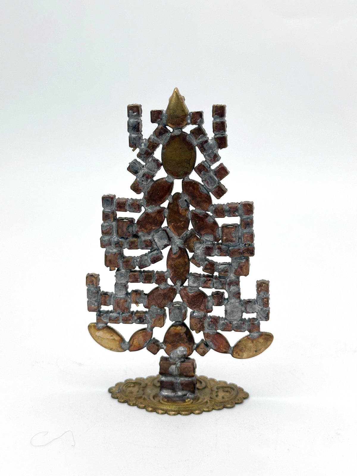 Abstrakter Gablonzer Weihnachtsbaum mit Glassteinen in Rosé, Rot und Grün