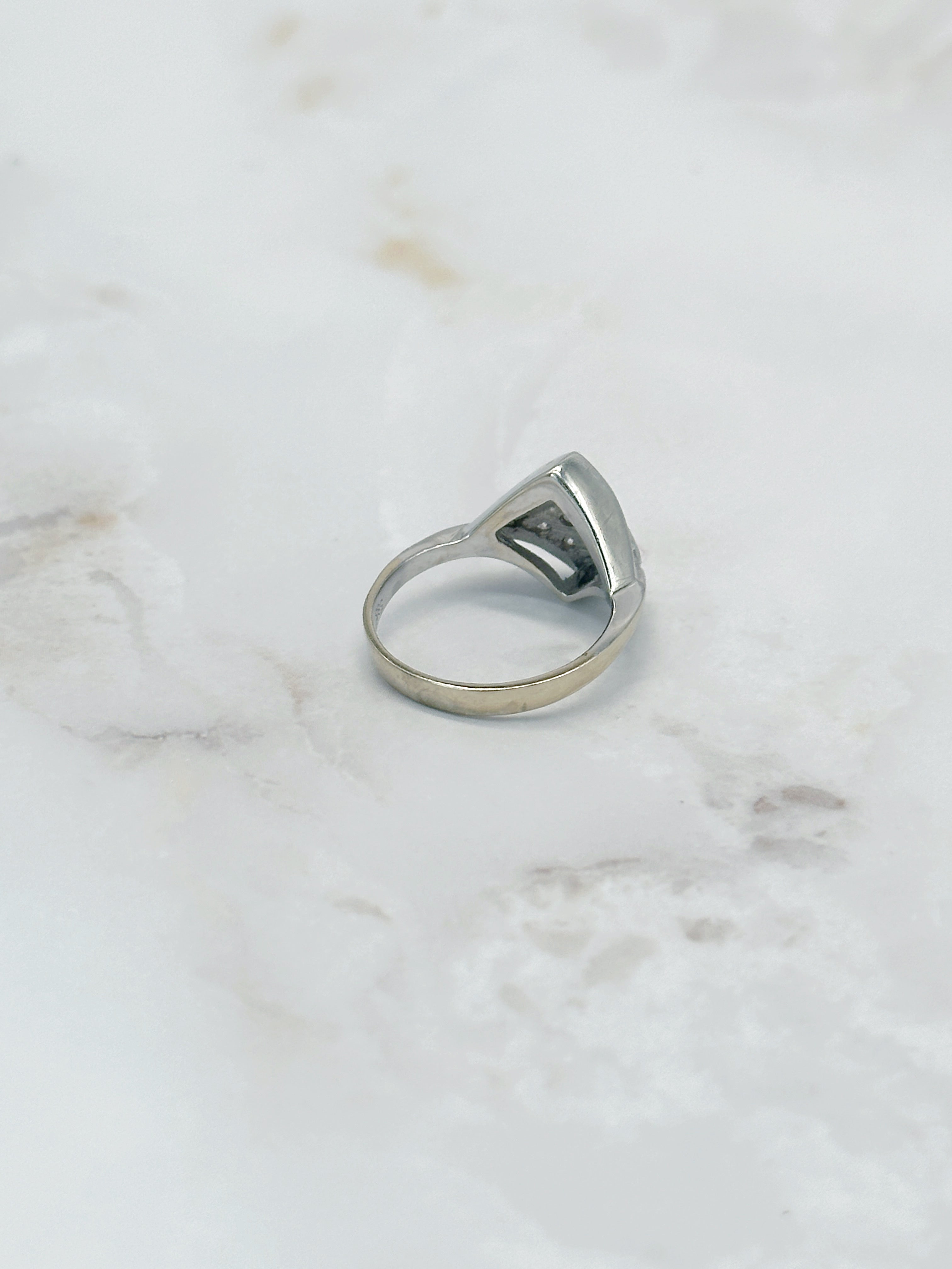 Extravaganter Bicolor Design-Ring mit Diamanten