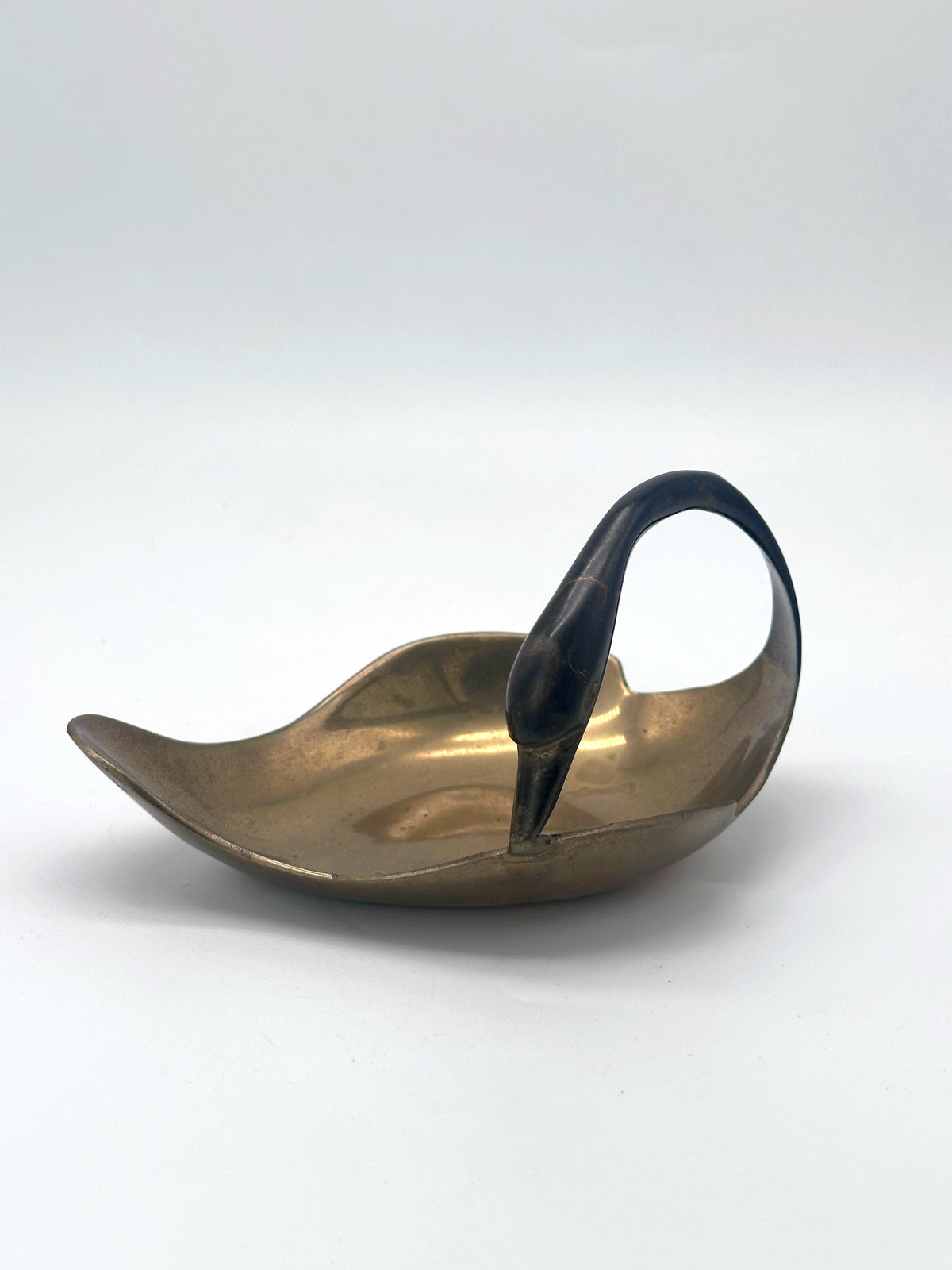 Mid-Century Schwanenschale aus Messing um 1950