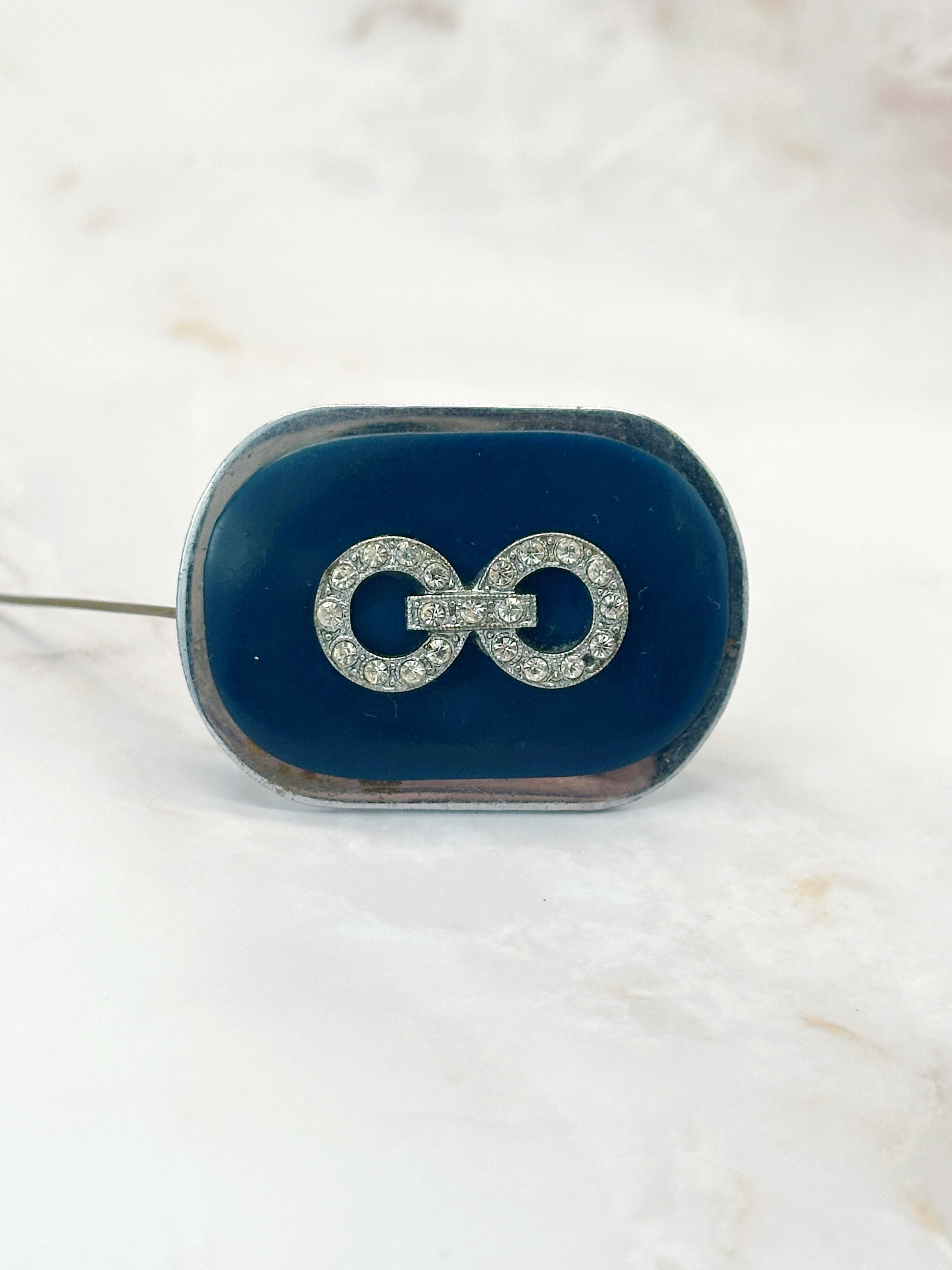 Geometrische Art Déco Brosche mit blauem Akzent