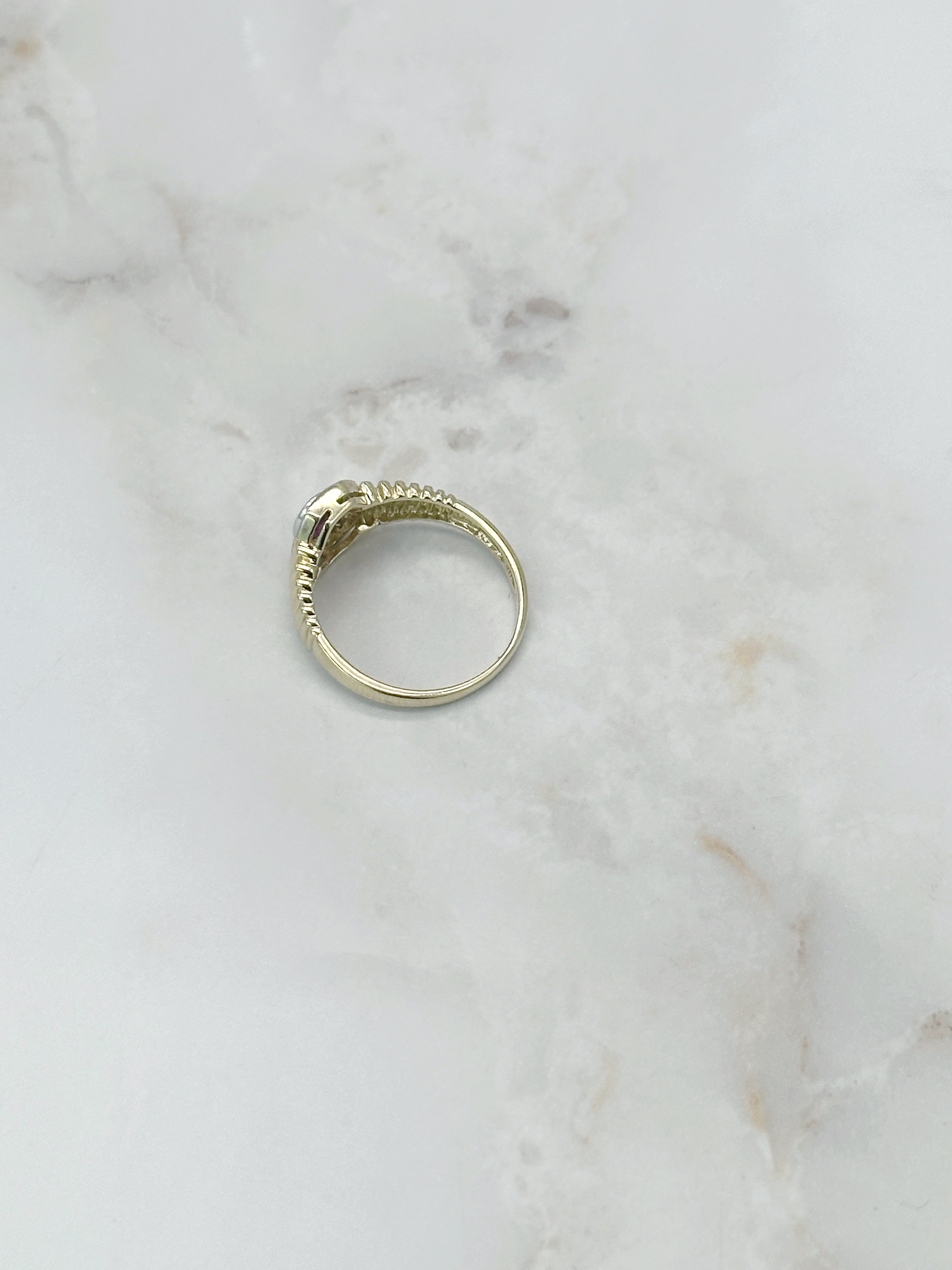Vintage Ring in 585 Gelbgold mit ovalem Rubin und Diamanten