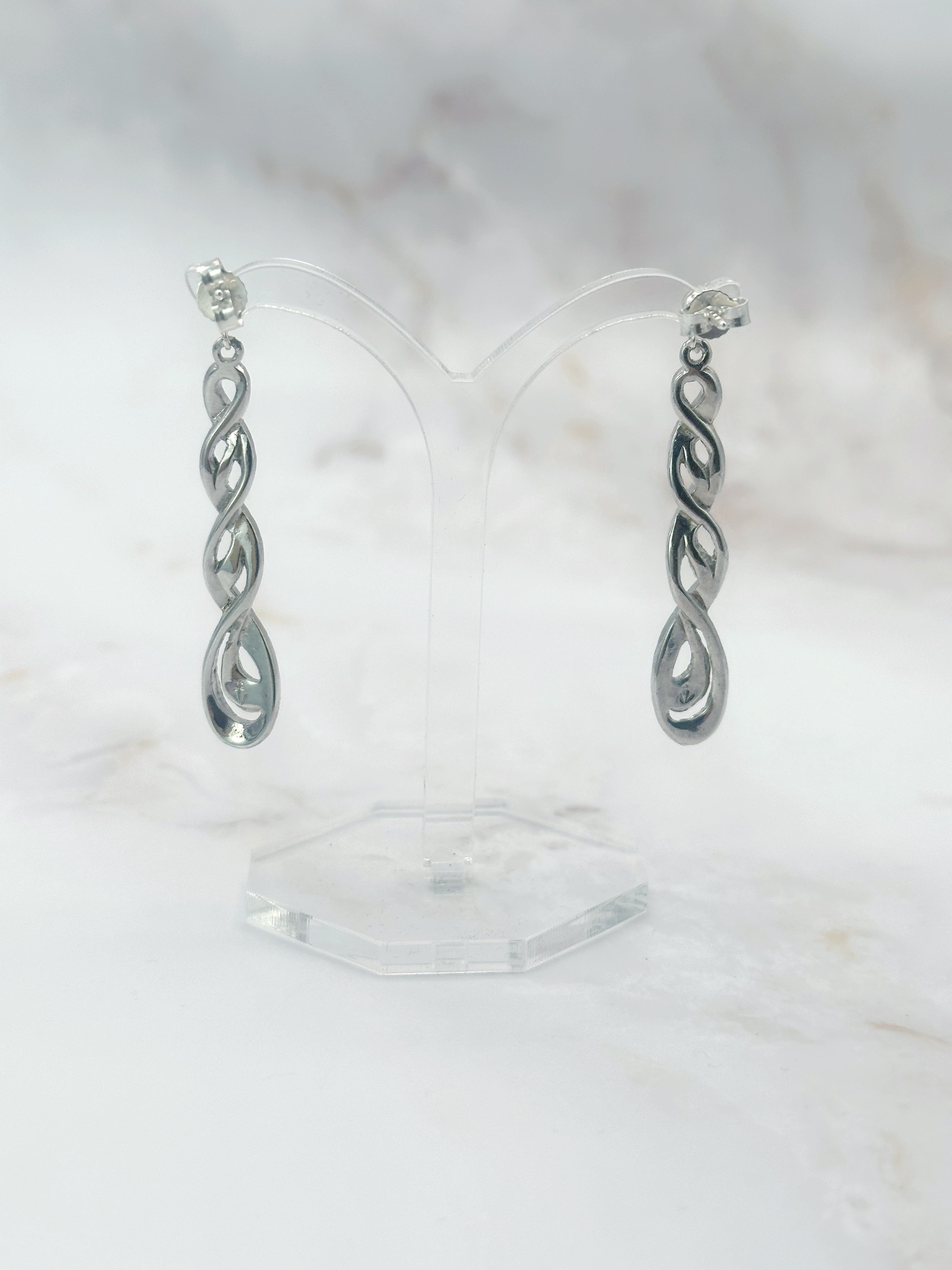 Vintage Ohrstecker mit Markasit in langer Tropfenform