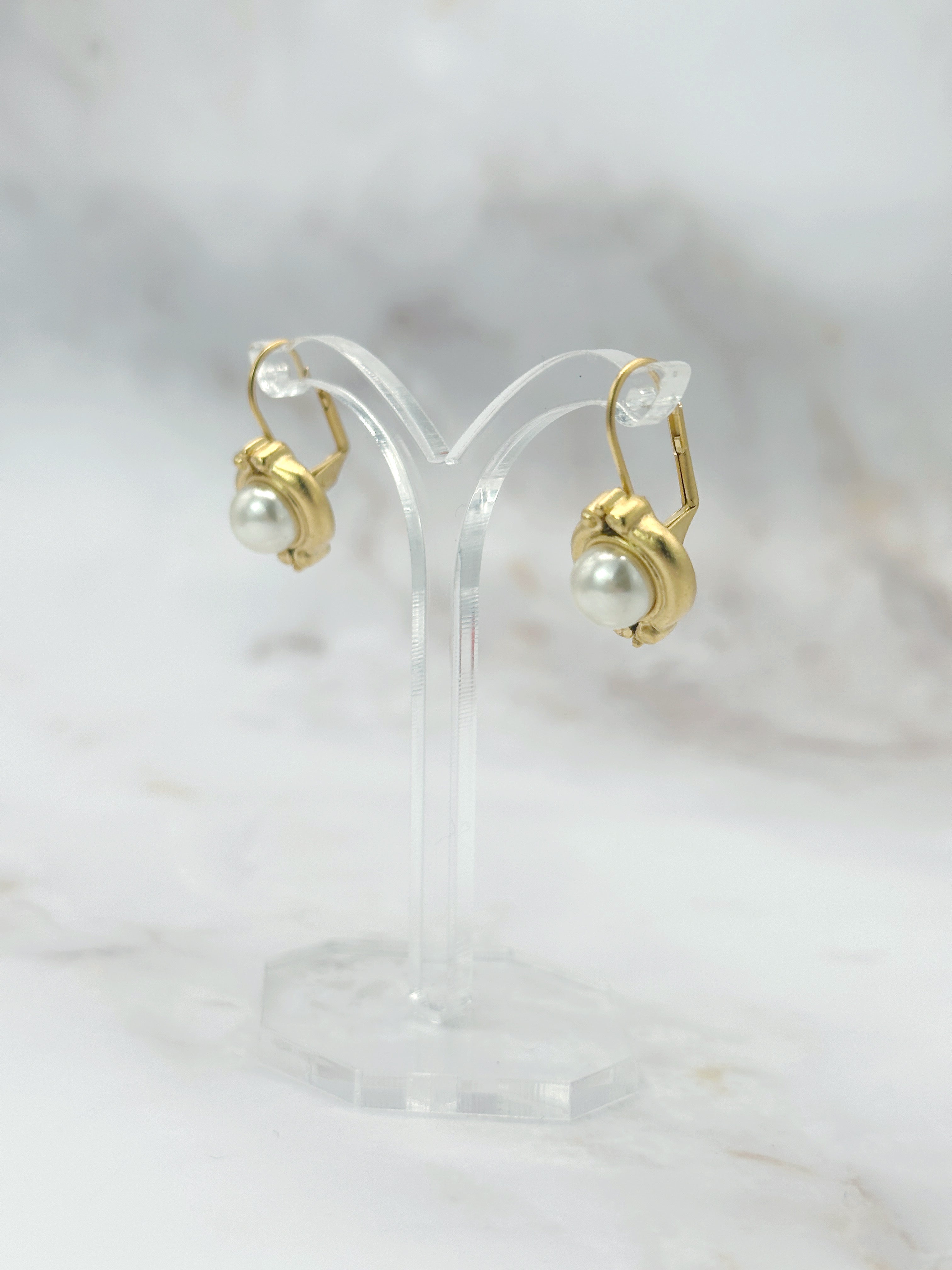 Vergoldete Vintage Ohrgehänge im Biedermeier-Stil mit Kunstperle