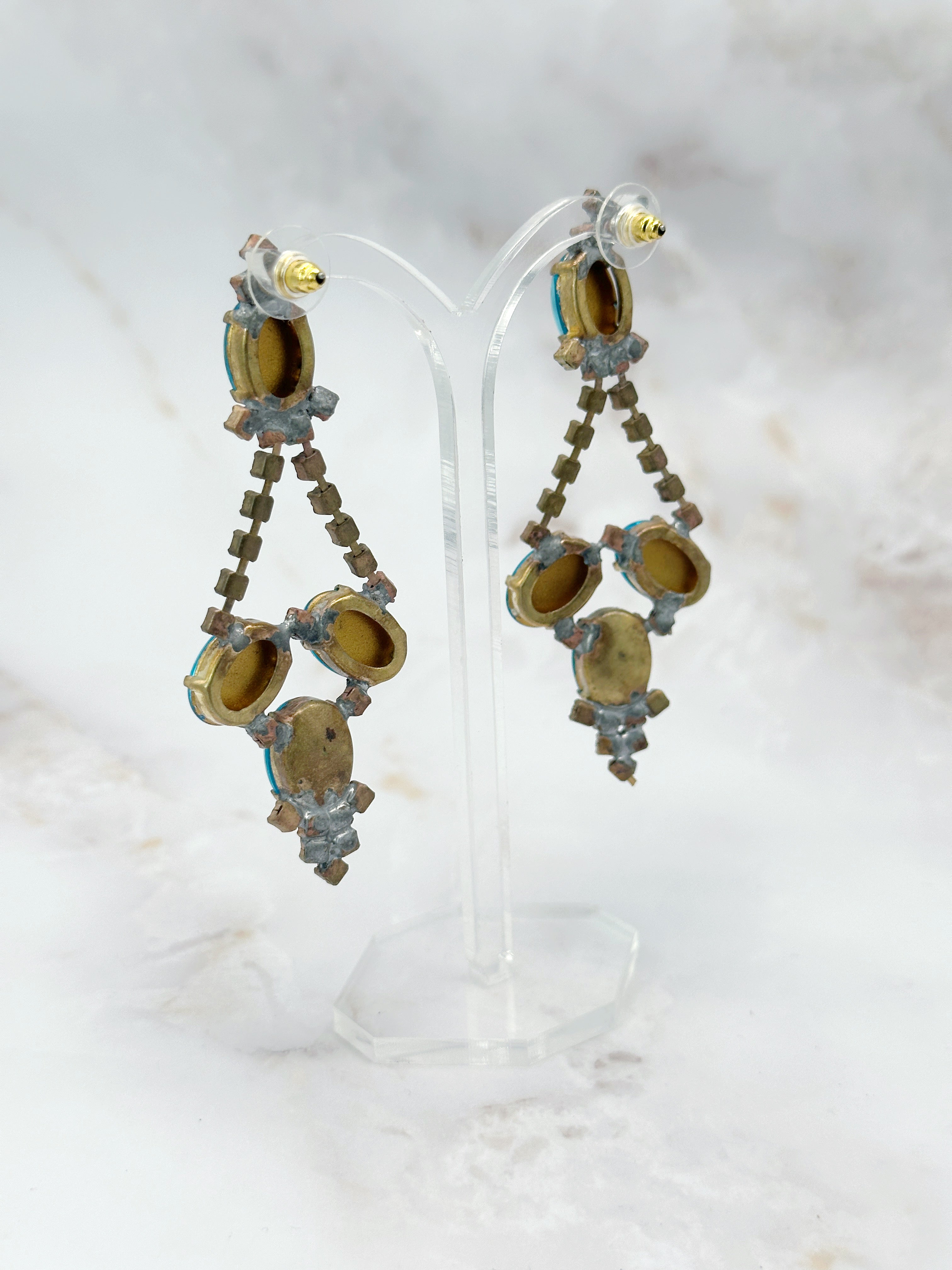 Elegante Gablonzer Chandelier-Ohrstecker in Türkis mit Strass