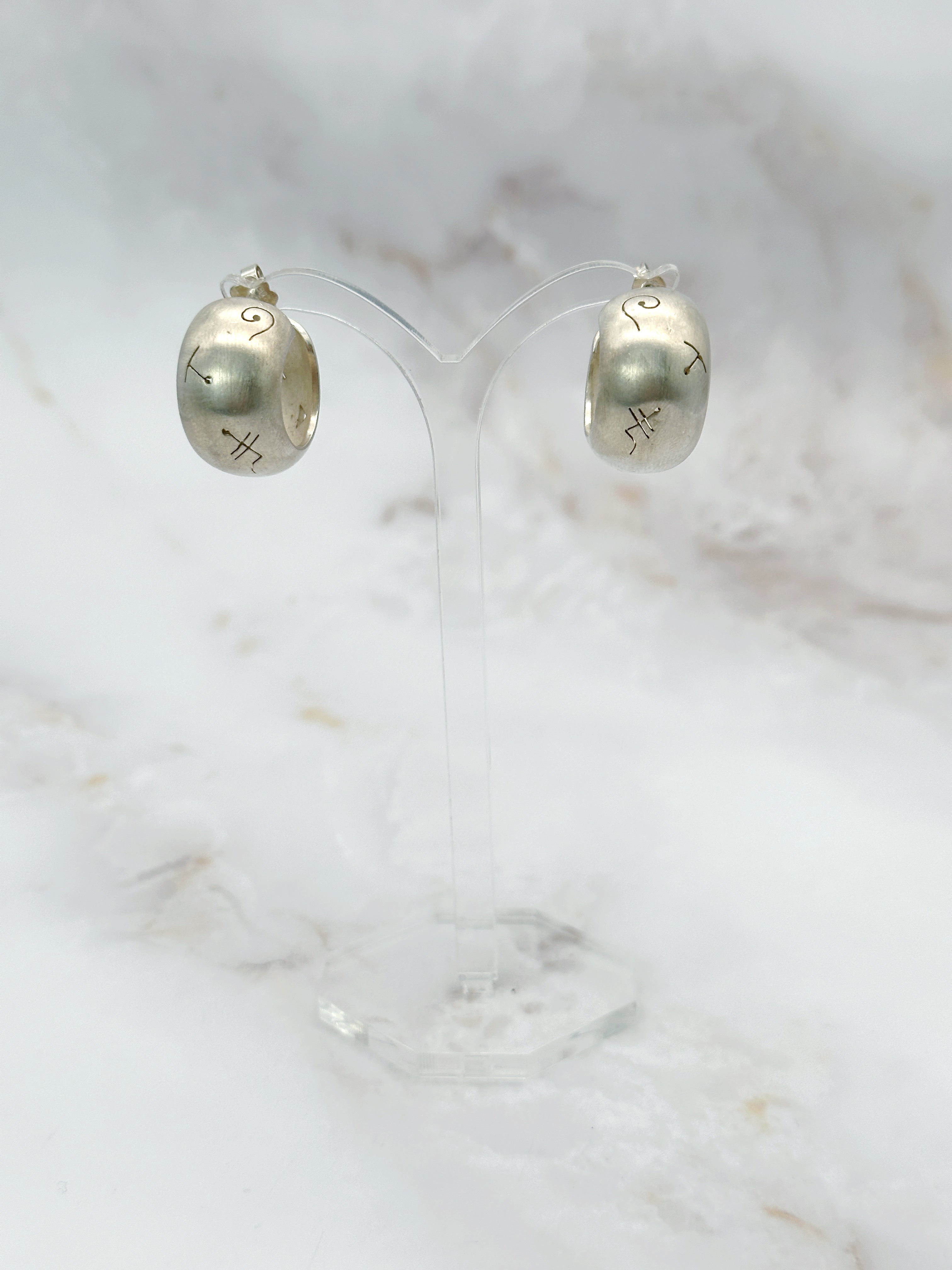 Vintage Creolen aus Sterling Silber mit geometrischen Mustern
