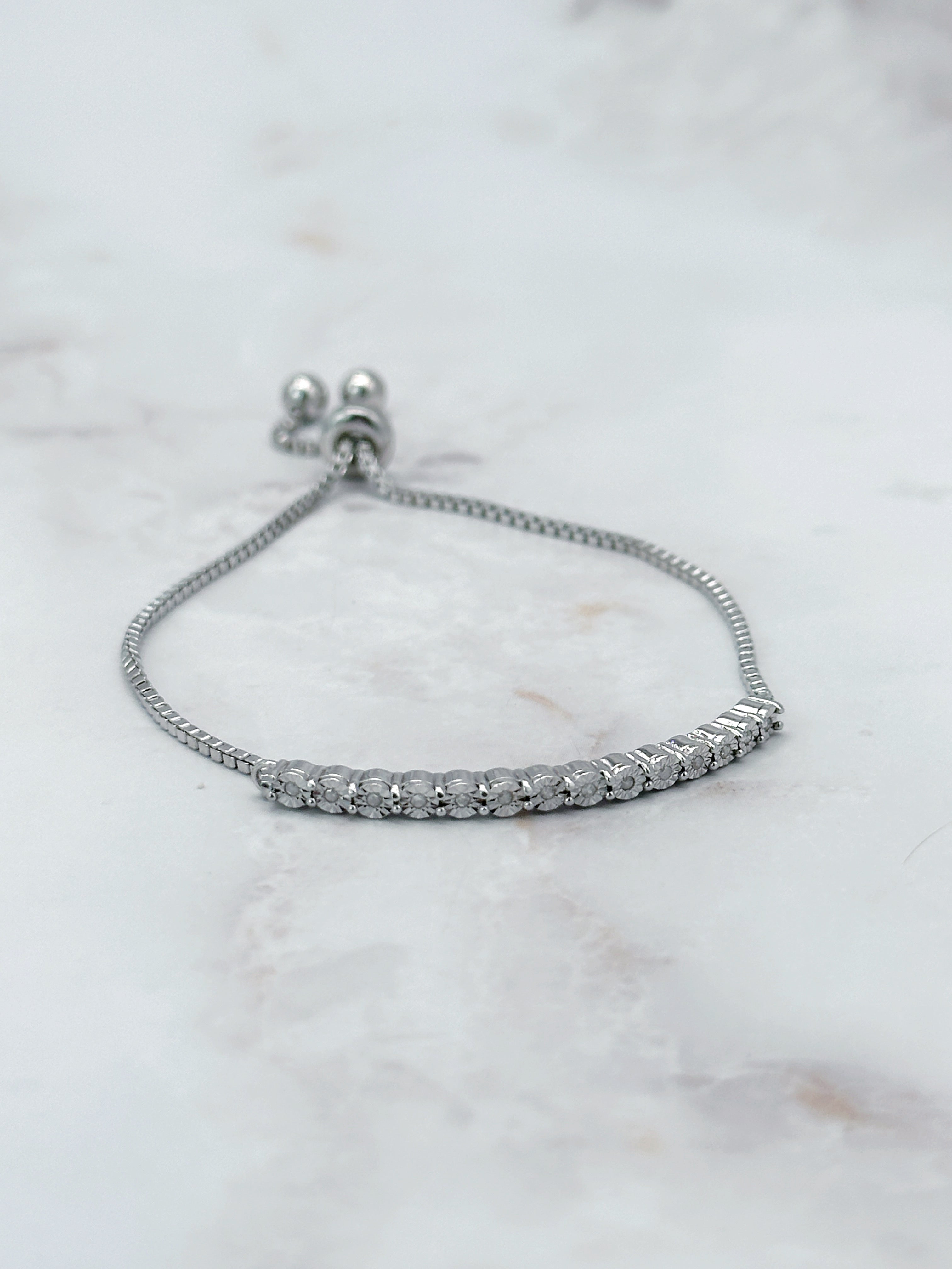 Armband aus 925 Silber mit Strass-Mittelteil und Achtkantdiamanten