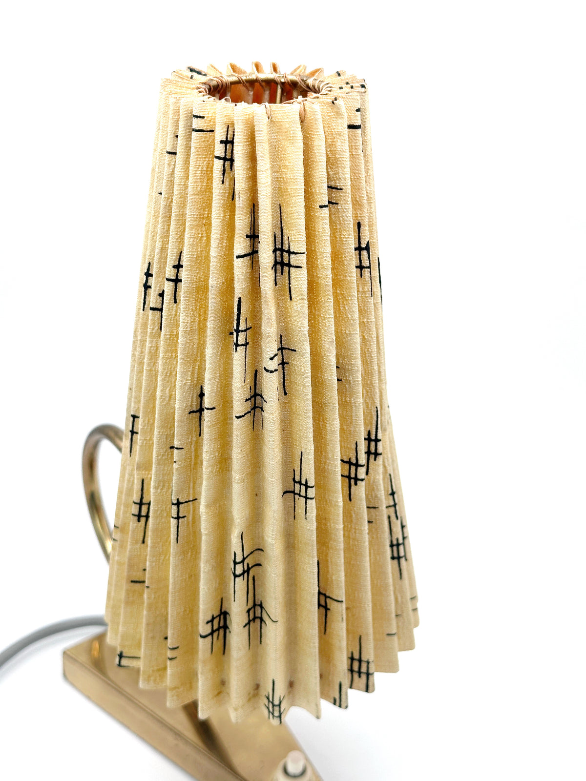 Vintage Mid-Century Tischleuchte aus Messing mit Tütenschirm um 1950