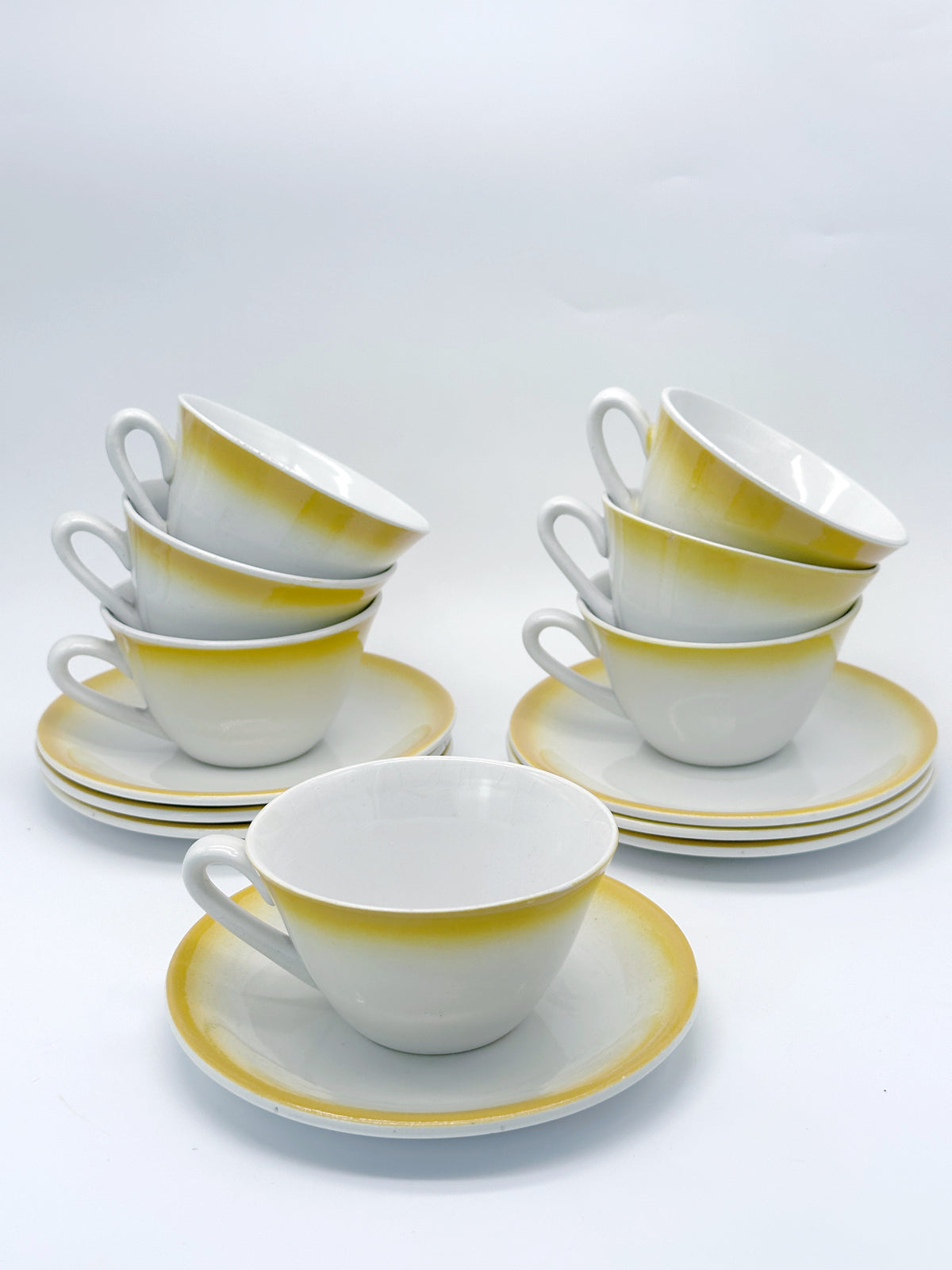 Gelbe Kaffeetassen aus Keramik – 7er-Set mit Untertassen