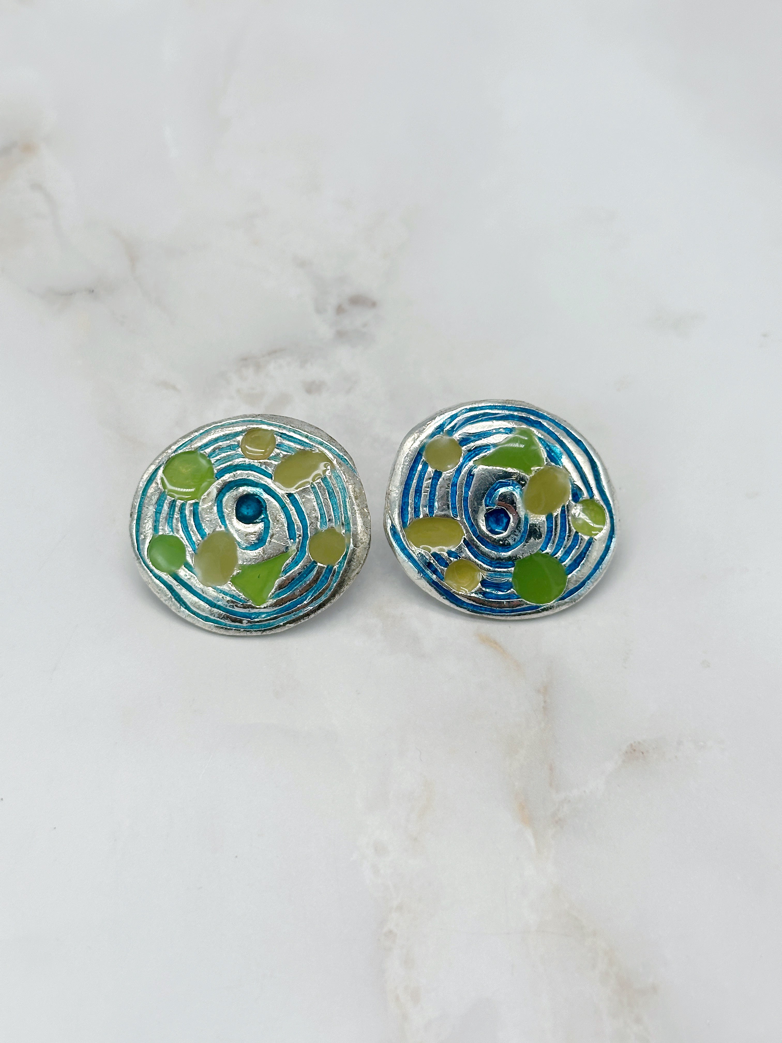 Vintage Ohrclips mit grün-blauem Emaille in Silberfarben