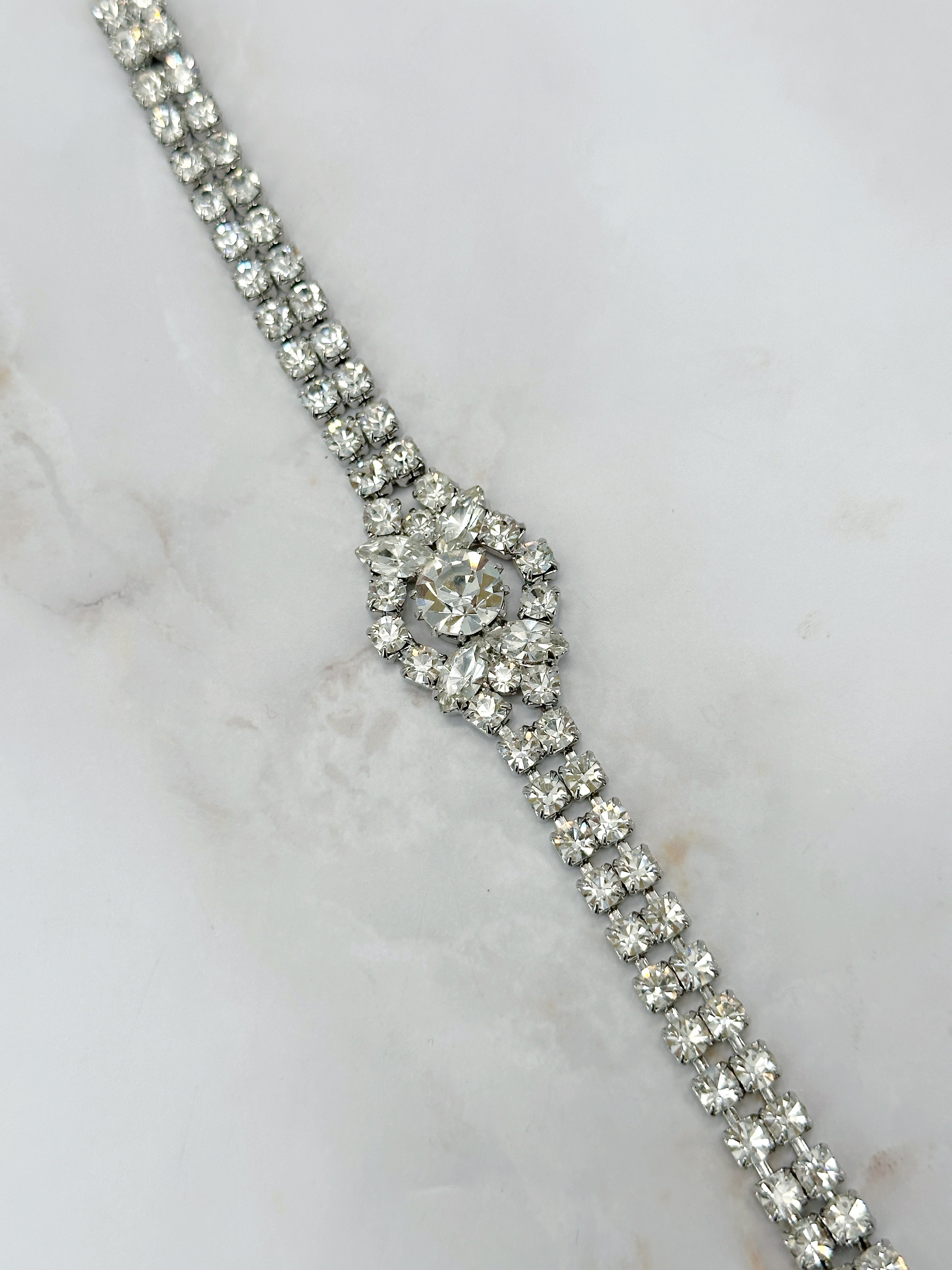 Vintage Strass Armband mit ovalem Mittelelement