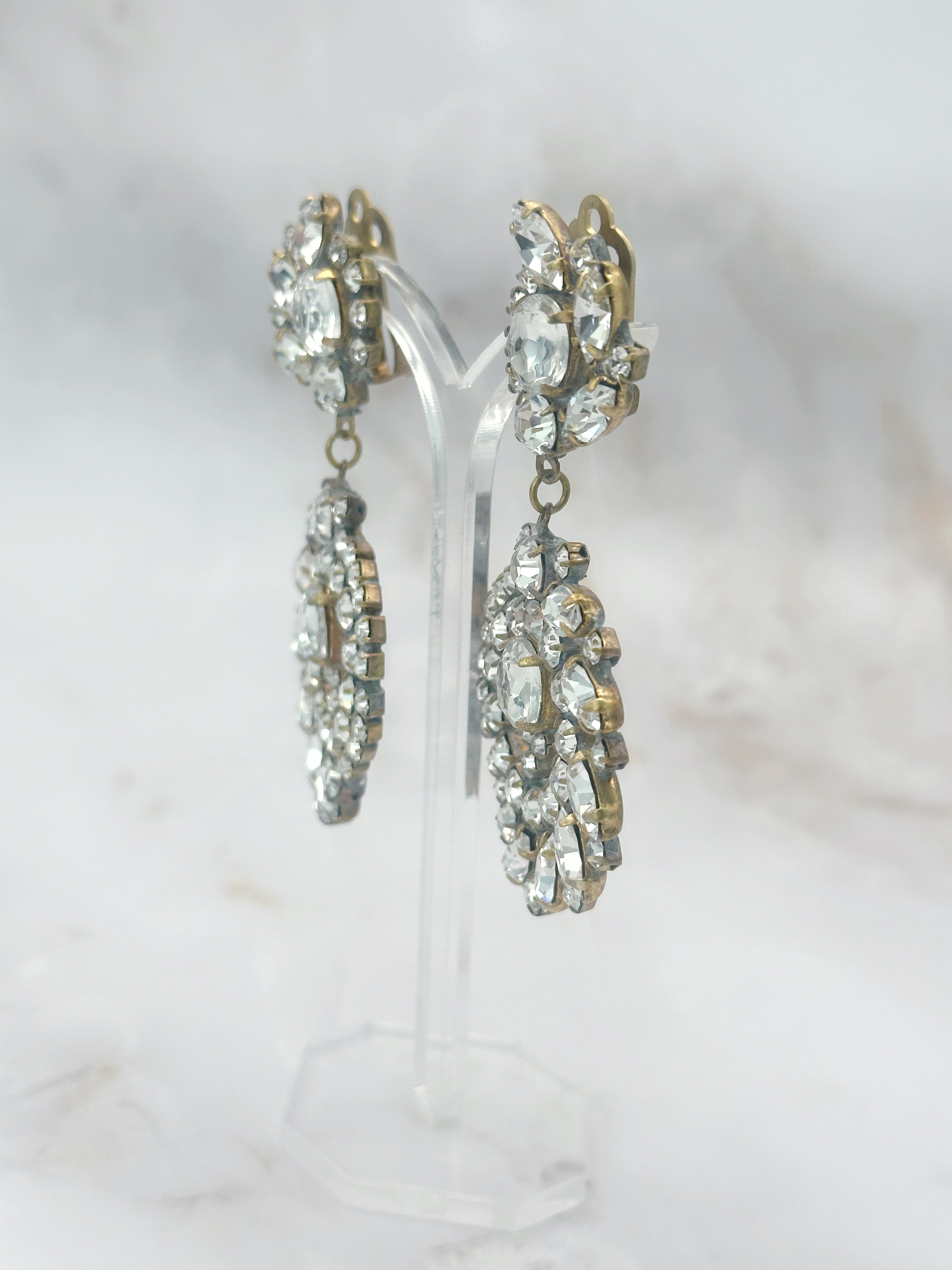 Runde Chandelier Ohrclips aus Gablonz mit klarem Strass