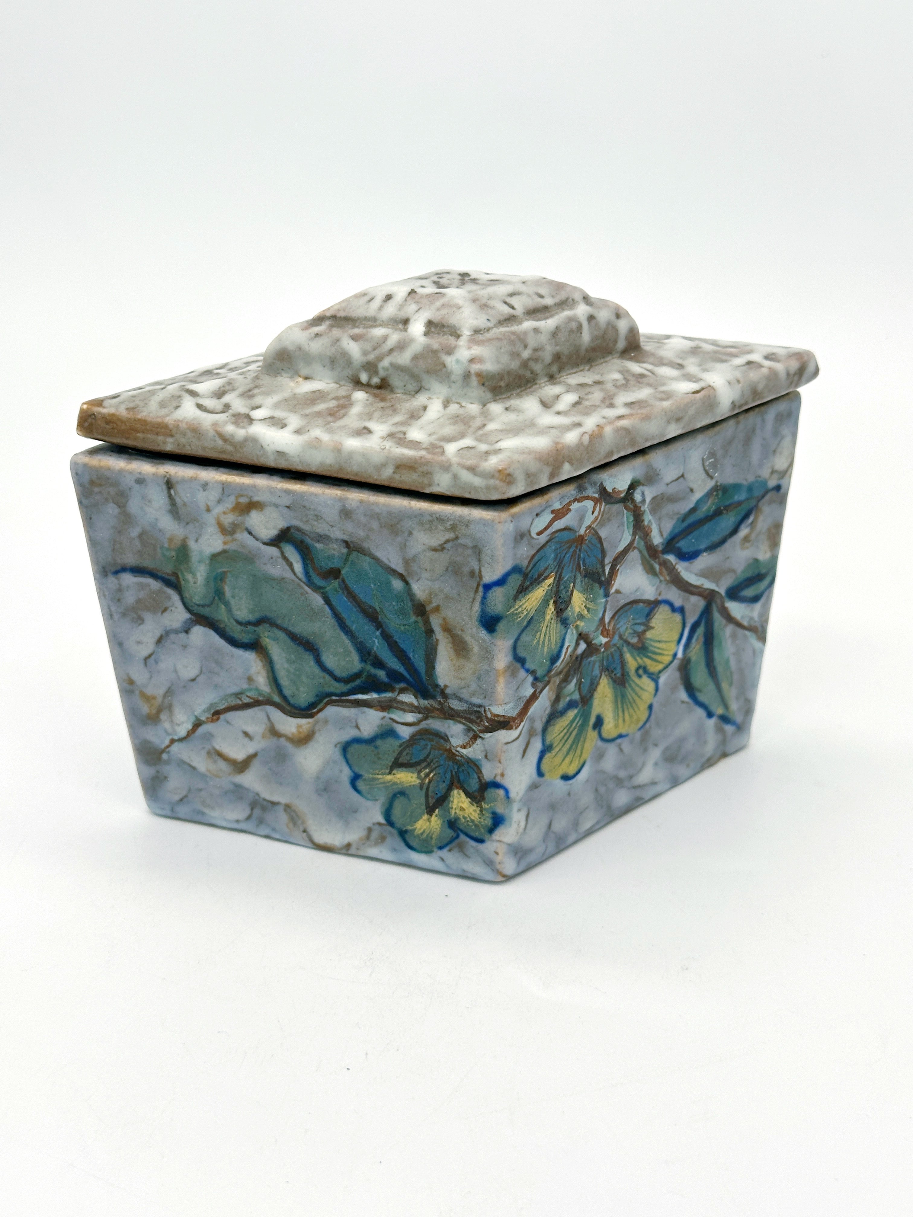 Keramik Deckeldose im Art Déco Stil mit Blumenmuster