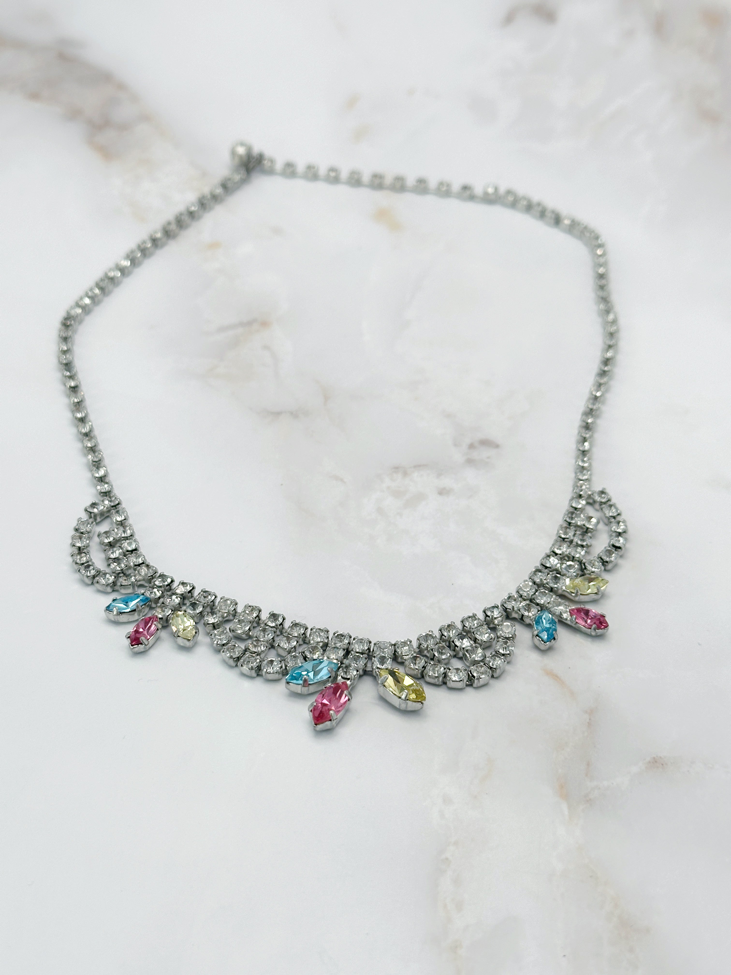 Vintage Strass Collier mit funkelnden Akzenten