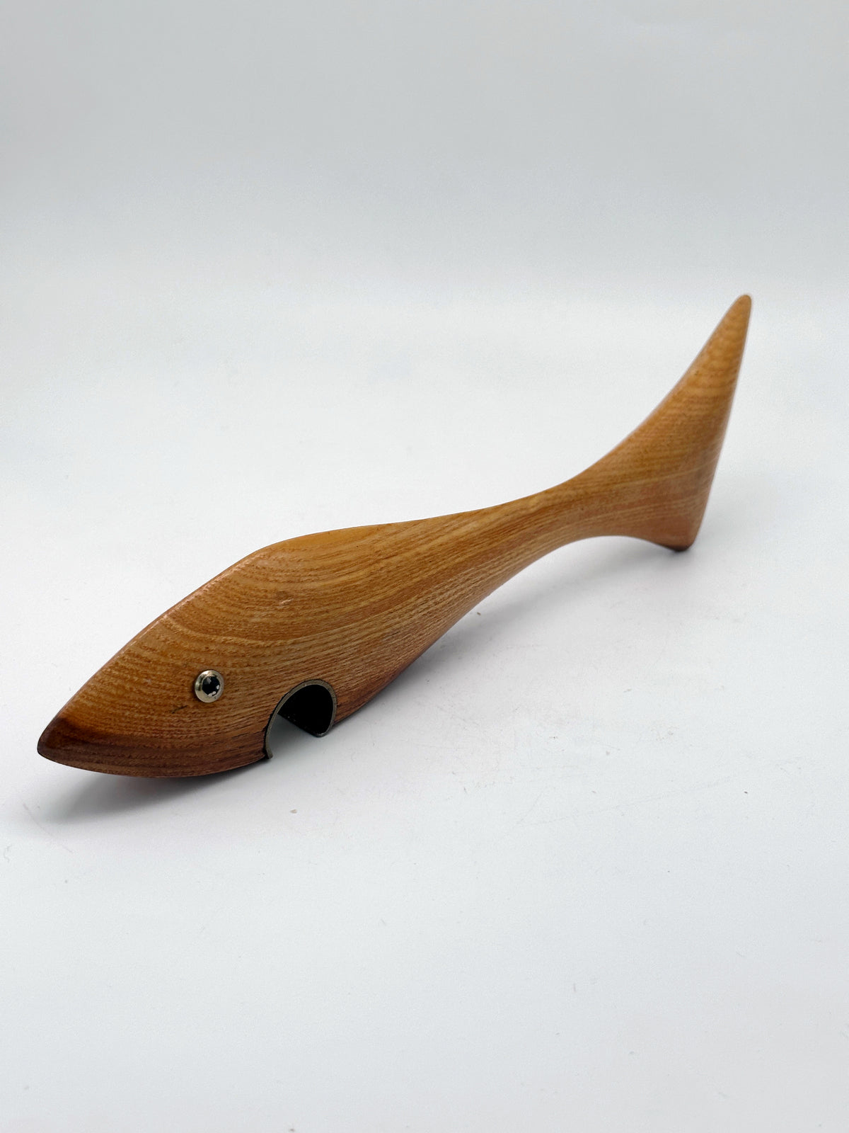 Vintage Flaschenöffner in Haifischform aus Holz