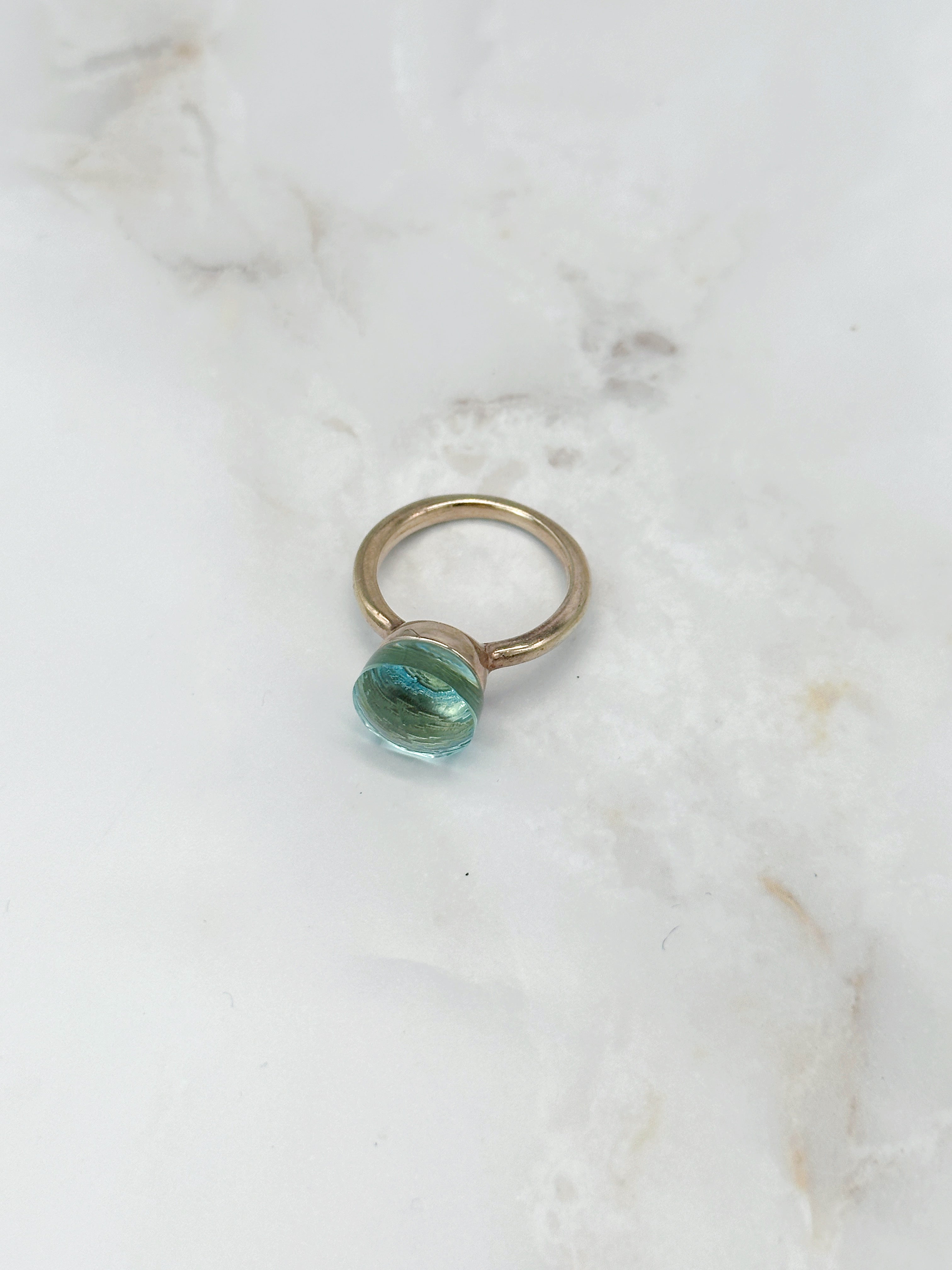 Eleganter Silberring vergoldet mit Glasstein in Pfirsich oder Hellblau