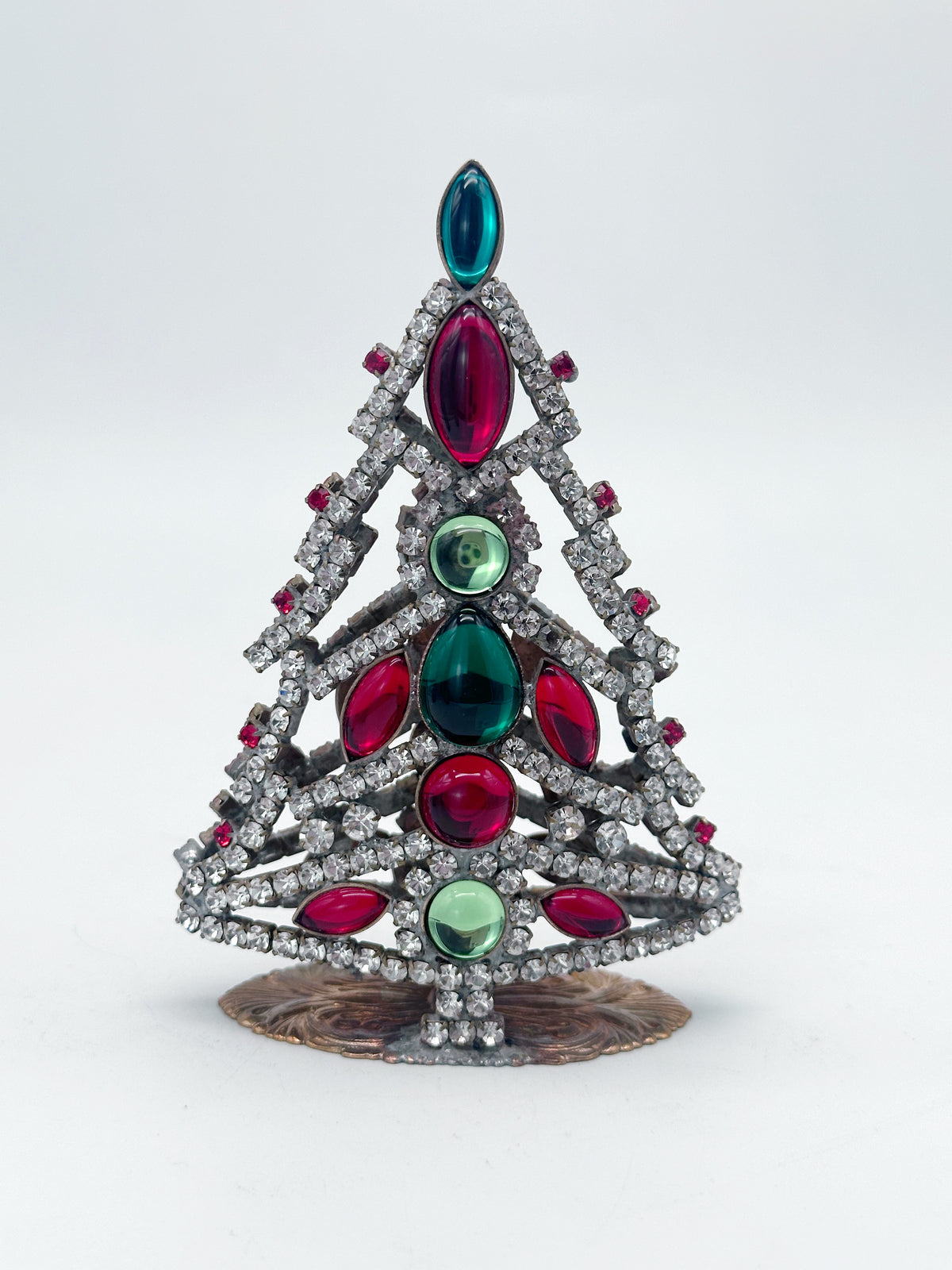 Gablonzer Christbaum mit klaren Glassteinen und bunten Glascabochons